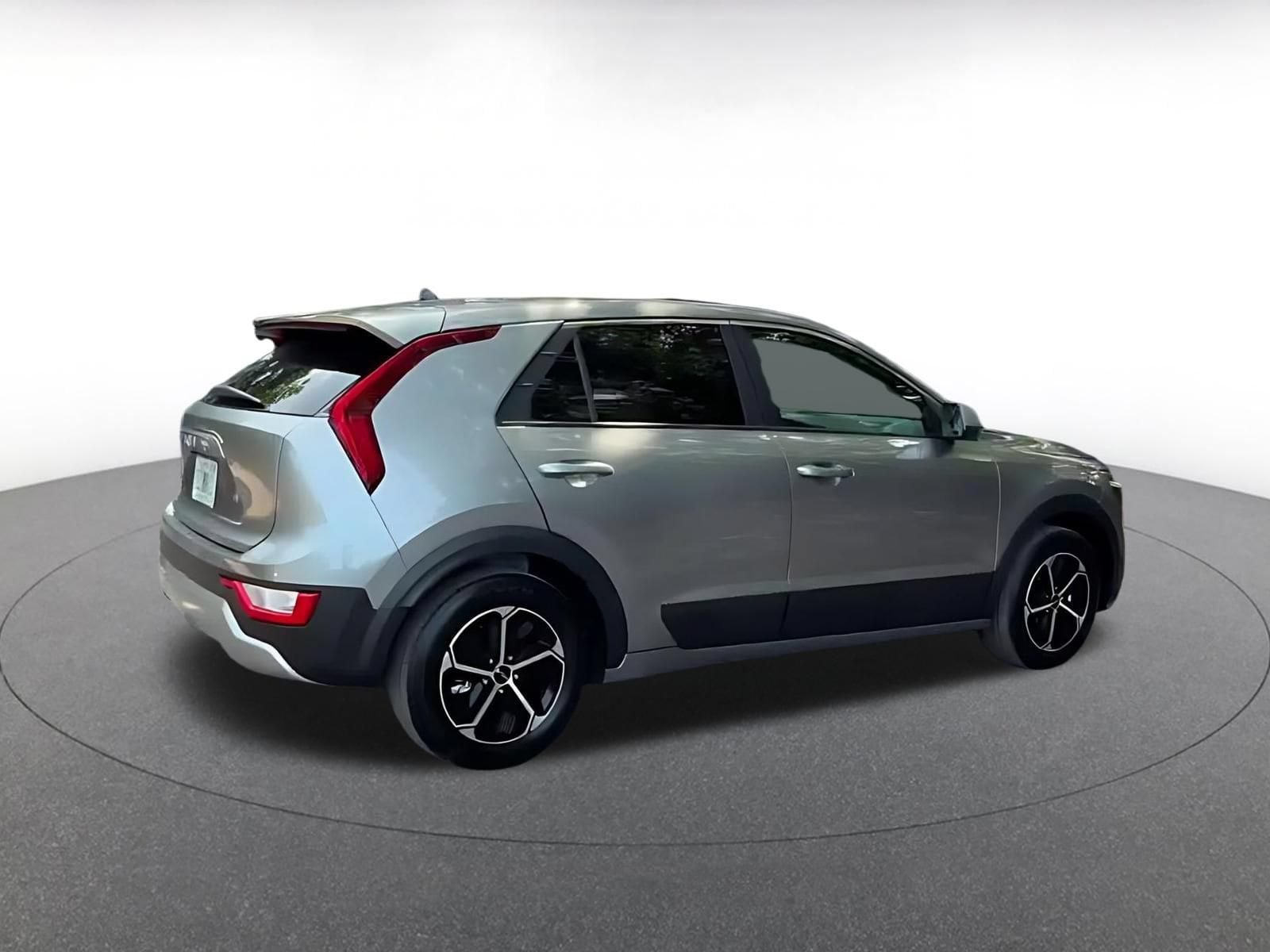 Thumbnail: 2026 Kia Niro - 14