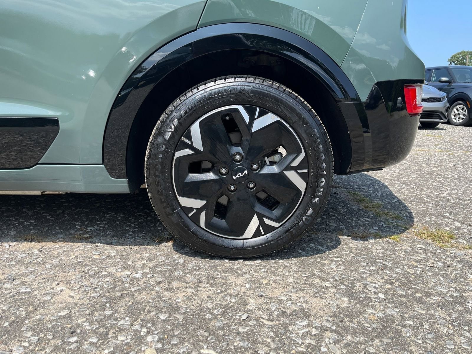 Thumbnail: 2023 Kia Niro - 34