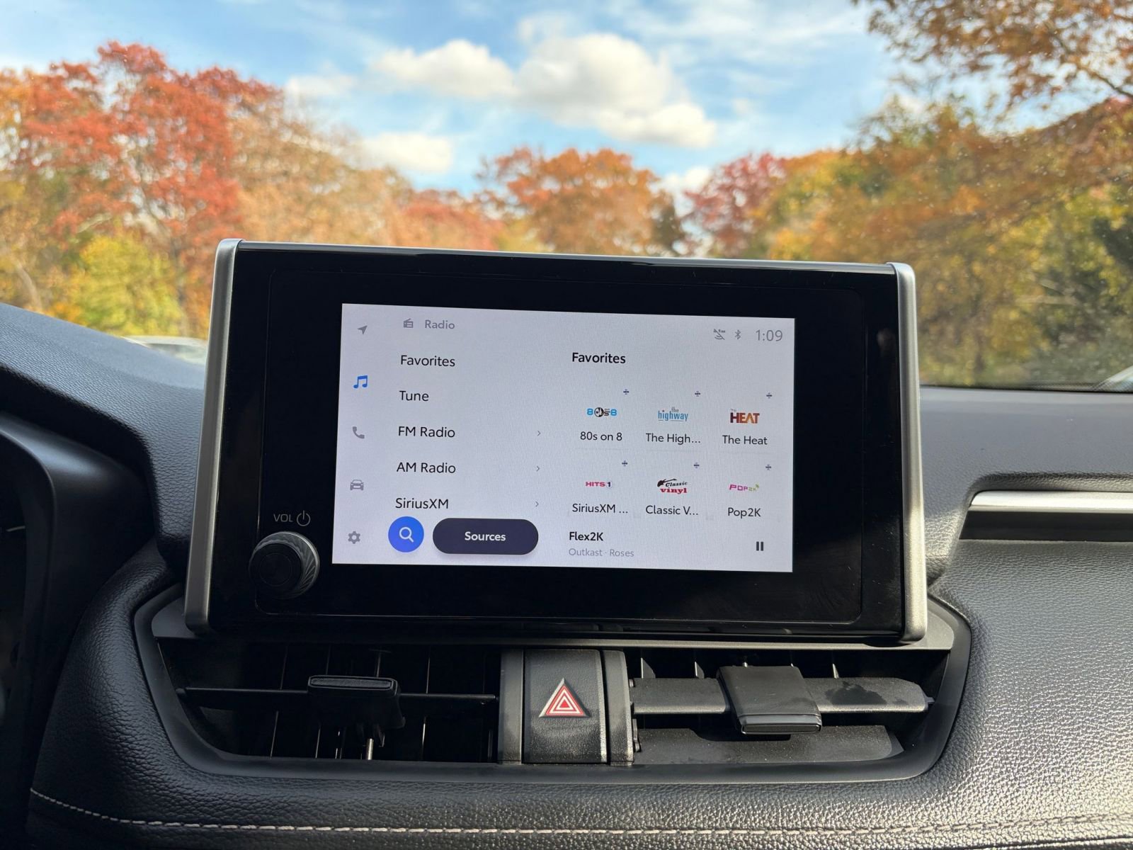 Thumbnail: 2025 Toyota RAV4 - 21