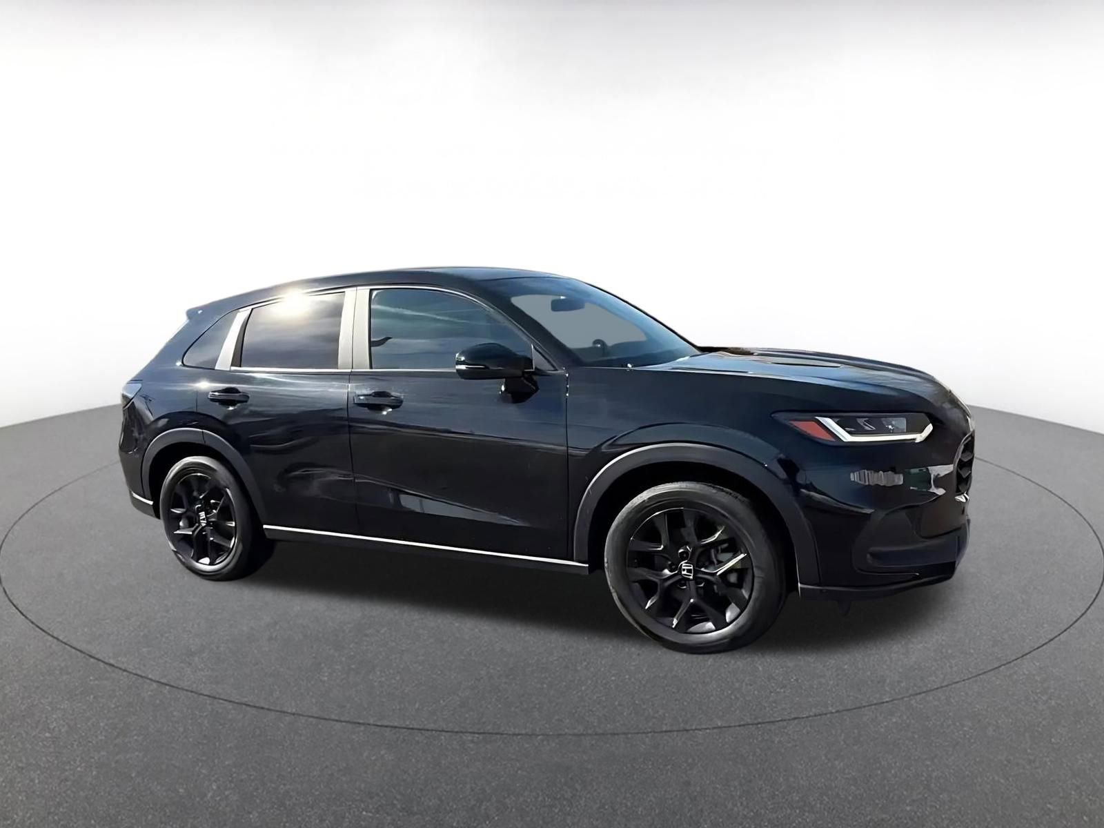 Thumbnail: 2025 Honda HR-V - 2