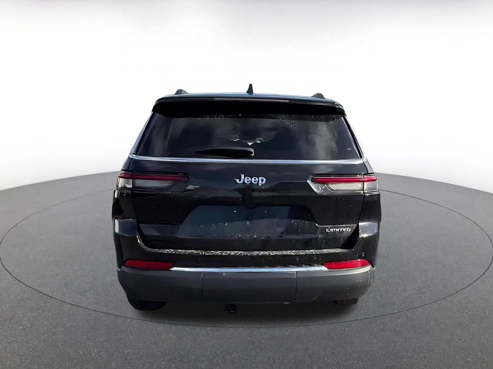 Thumbnail: 2023 Jeep Grand Cherokee - 11