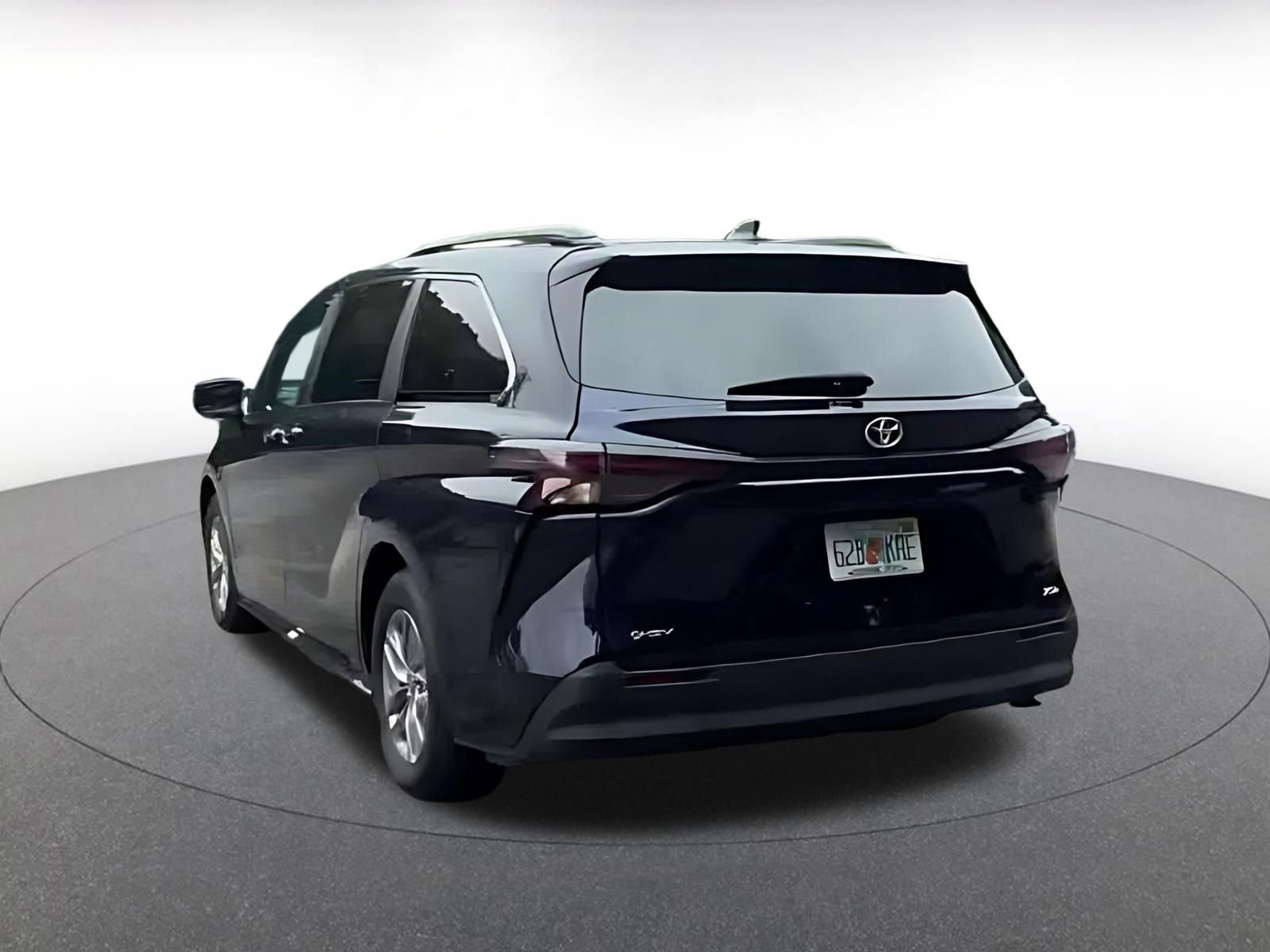 Thumbnail: 2025 Toyota Sienna - 12