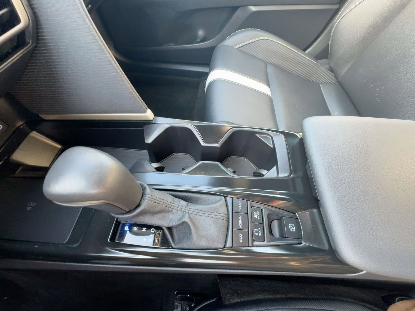 Thumbnail: 2025 Toyota Camry - 6