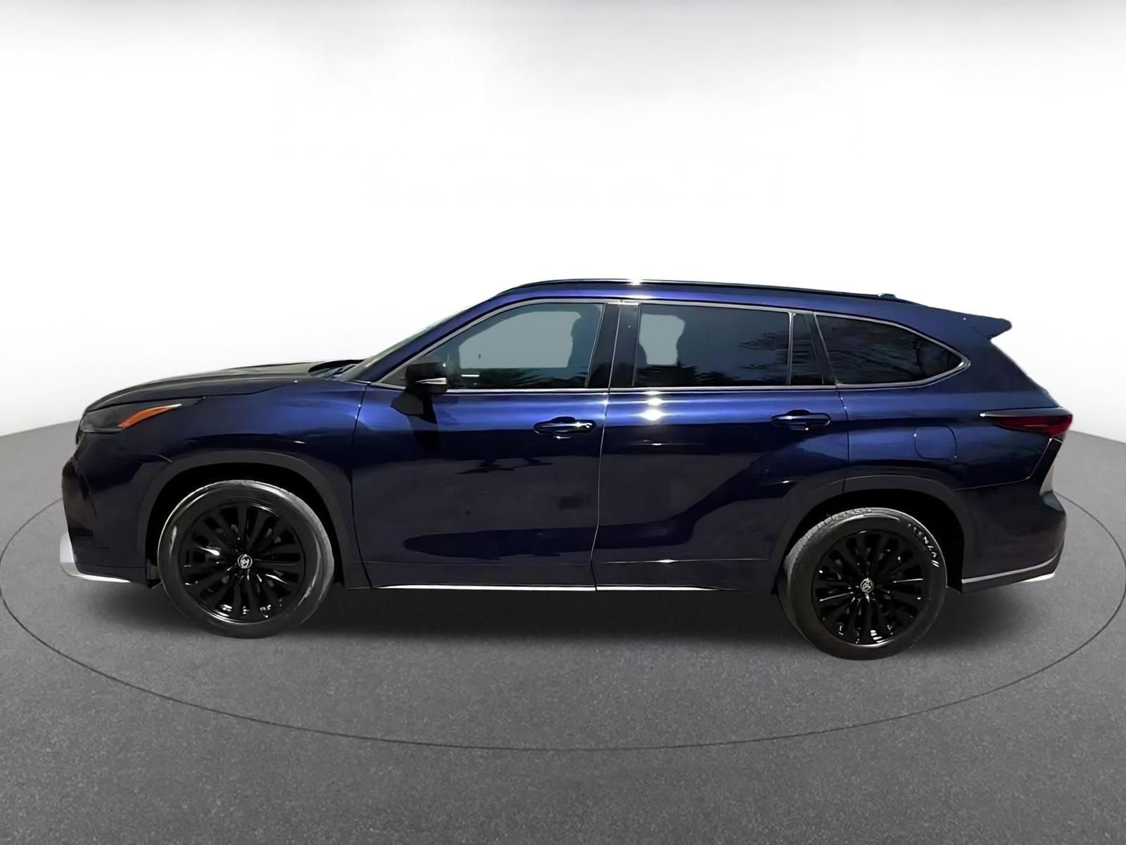 Thumbnail: 2025 Toyota Highlander - 9