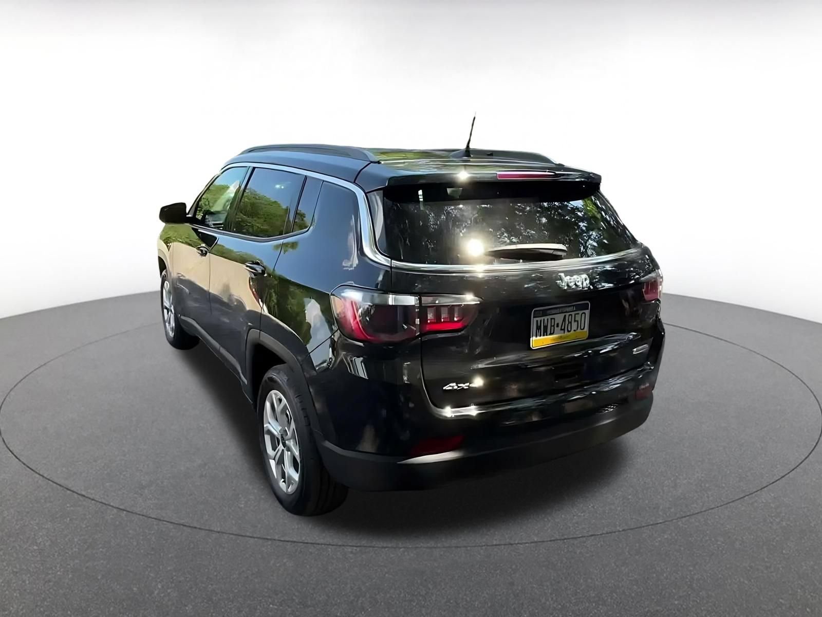 Thumbnail: 2025 Jeep Compass - 9