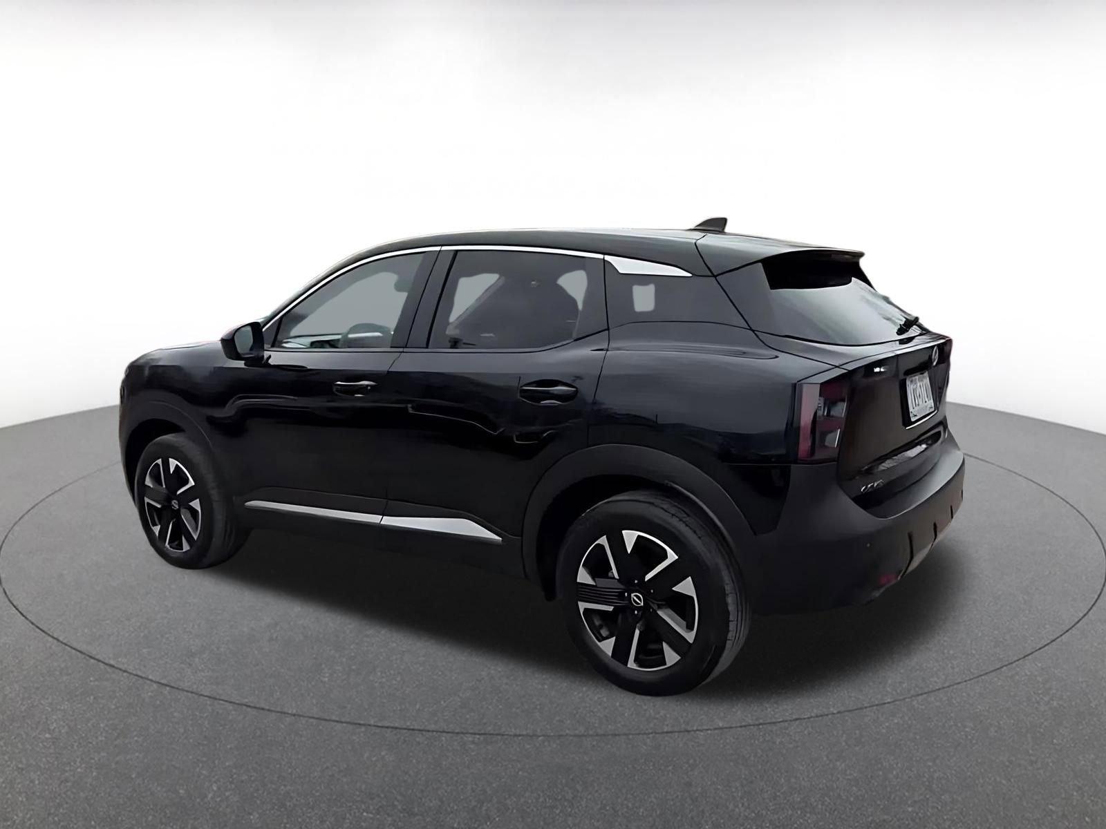 Thumbnail: 2025 Nissan Kicks - 10