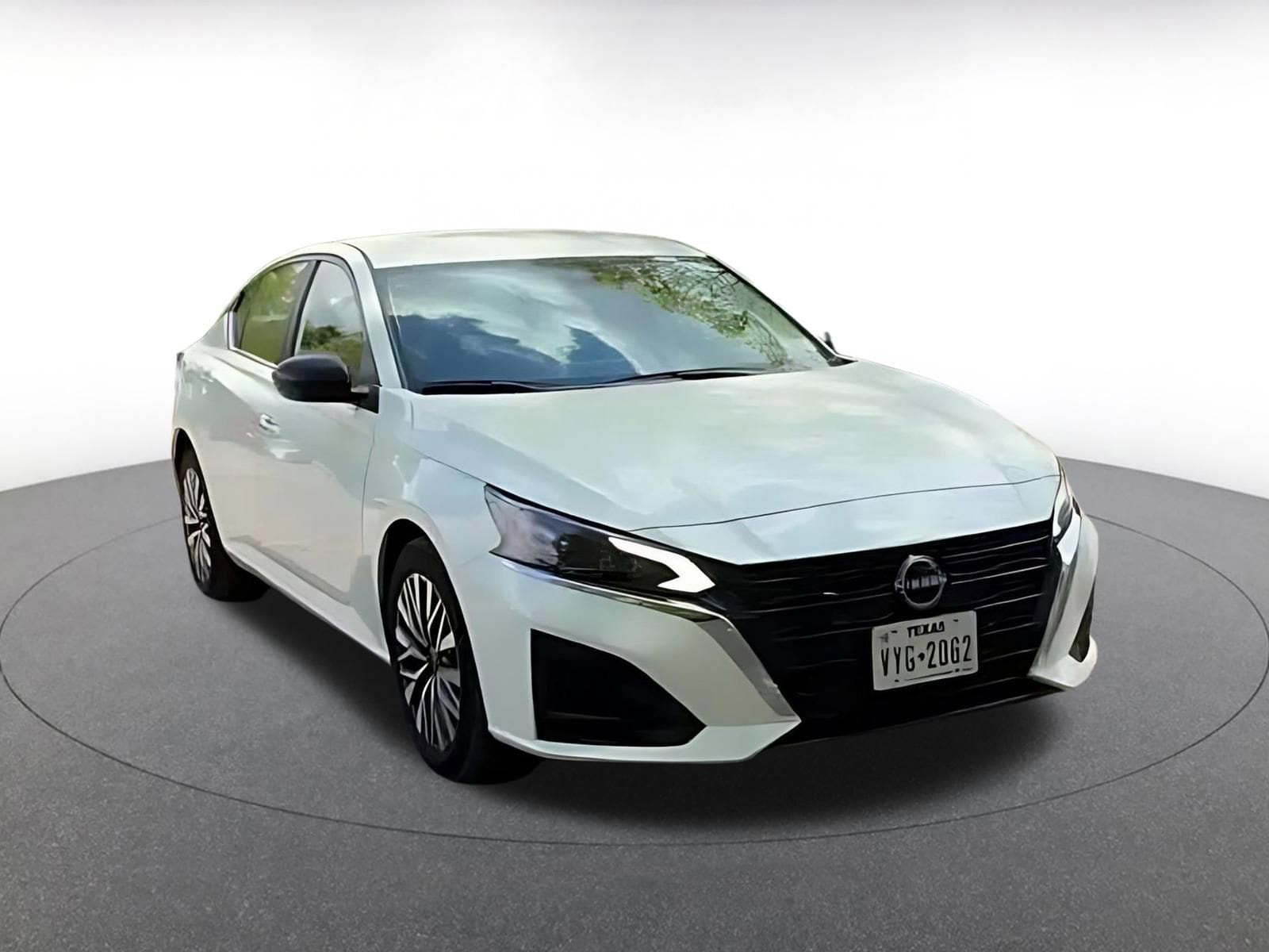 Thumbnail: 2025 Nissan Altima - 3