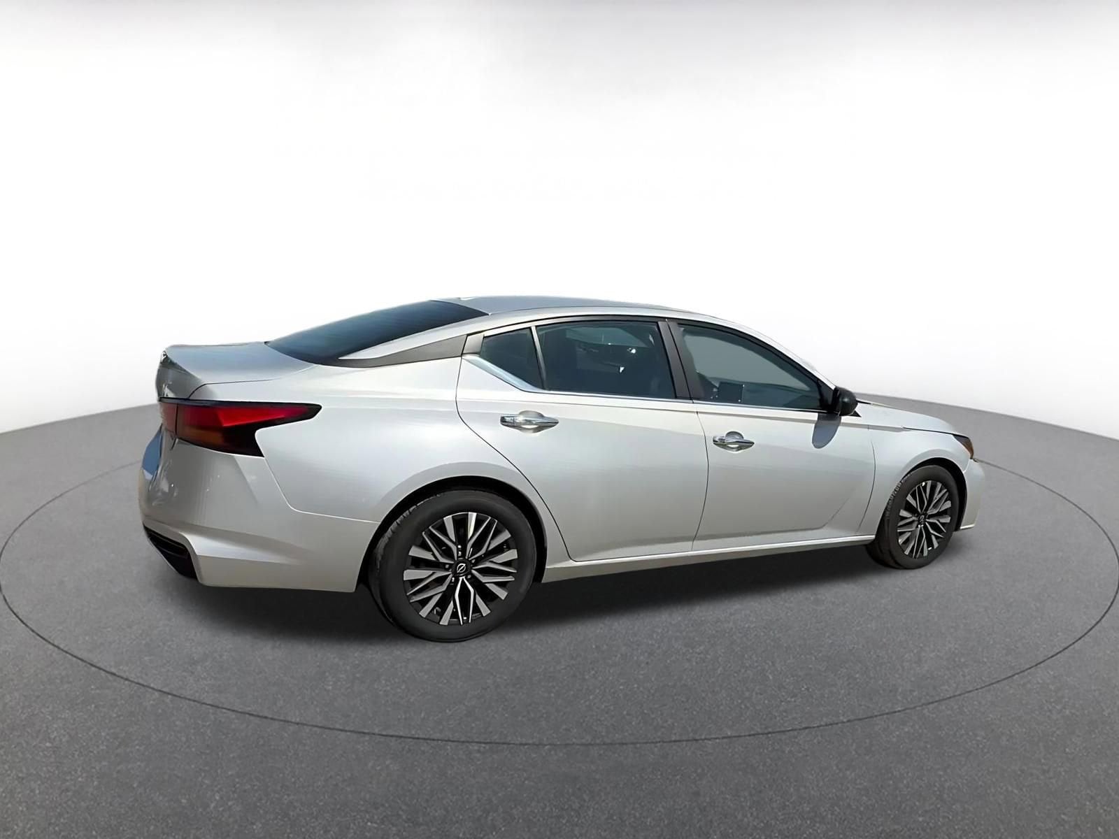 Thumbnail: 2025 Nissan Altima - 15