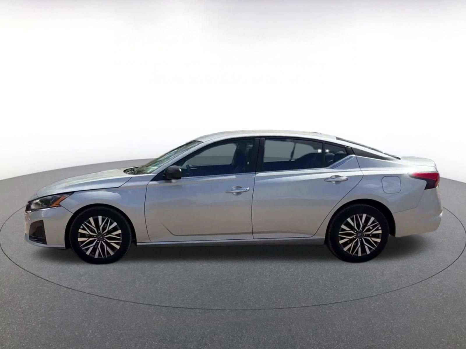 Thumbnail: 2025 Nissan Altima - 10