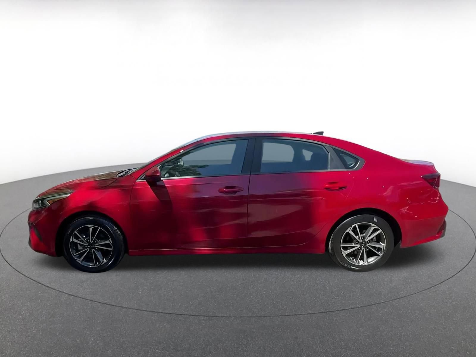 Thumbnail: 2024 Kia Forte - 16
