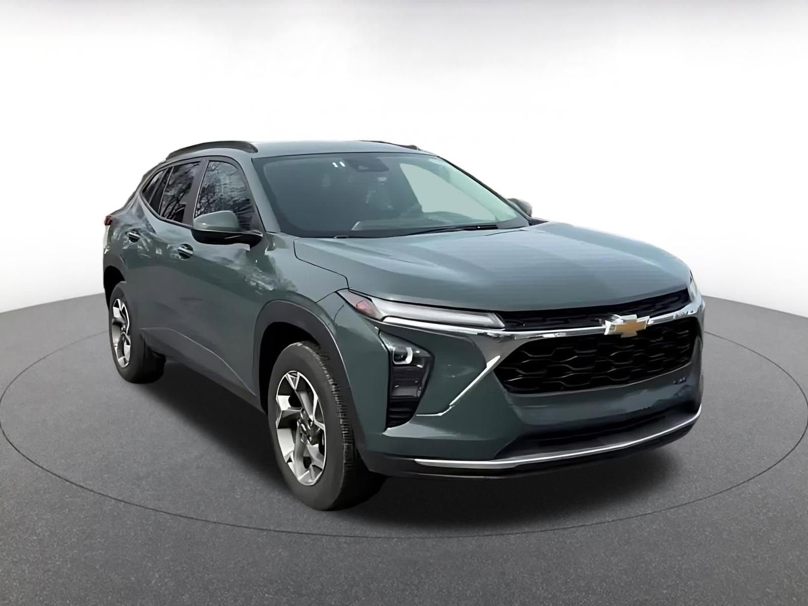 Thumbnail: 2025 Chevrolet Trax - 3