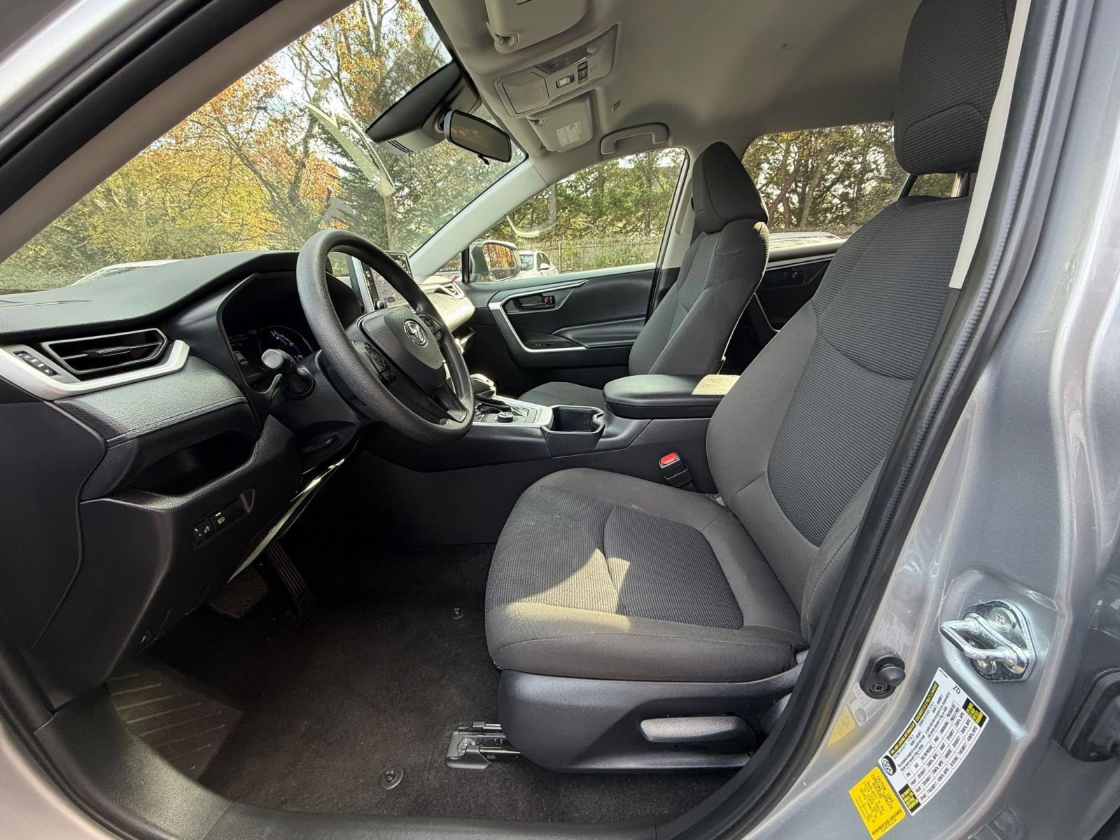 Thumbnail: 2025 Toyota RAV4 - 25