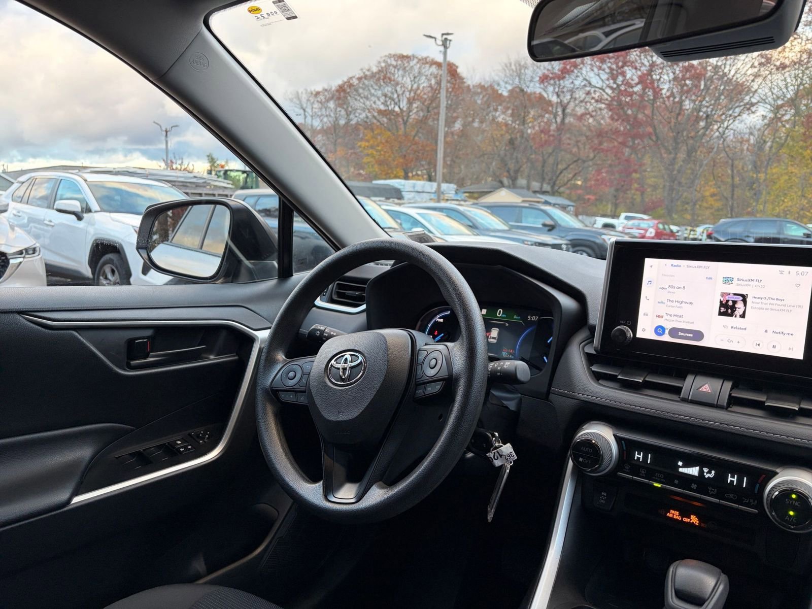 Thumbnail: 2025 Toyota RAV4 - 33