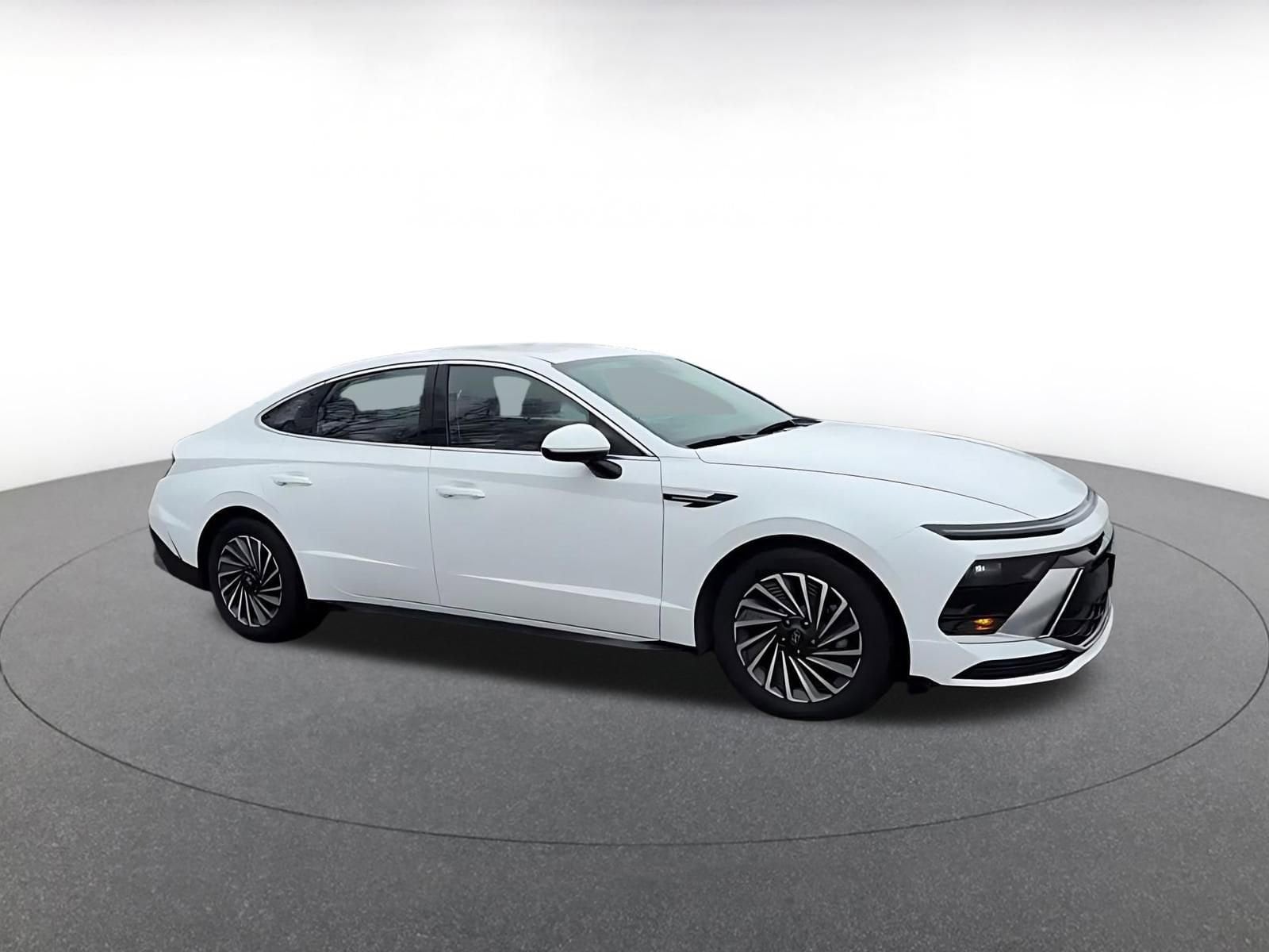 Thumbnail: 2025 Hyundai Sonata - 2