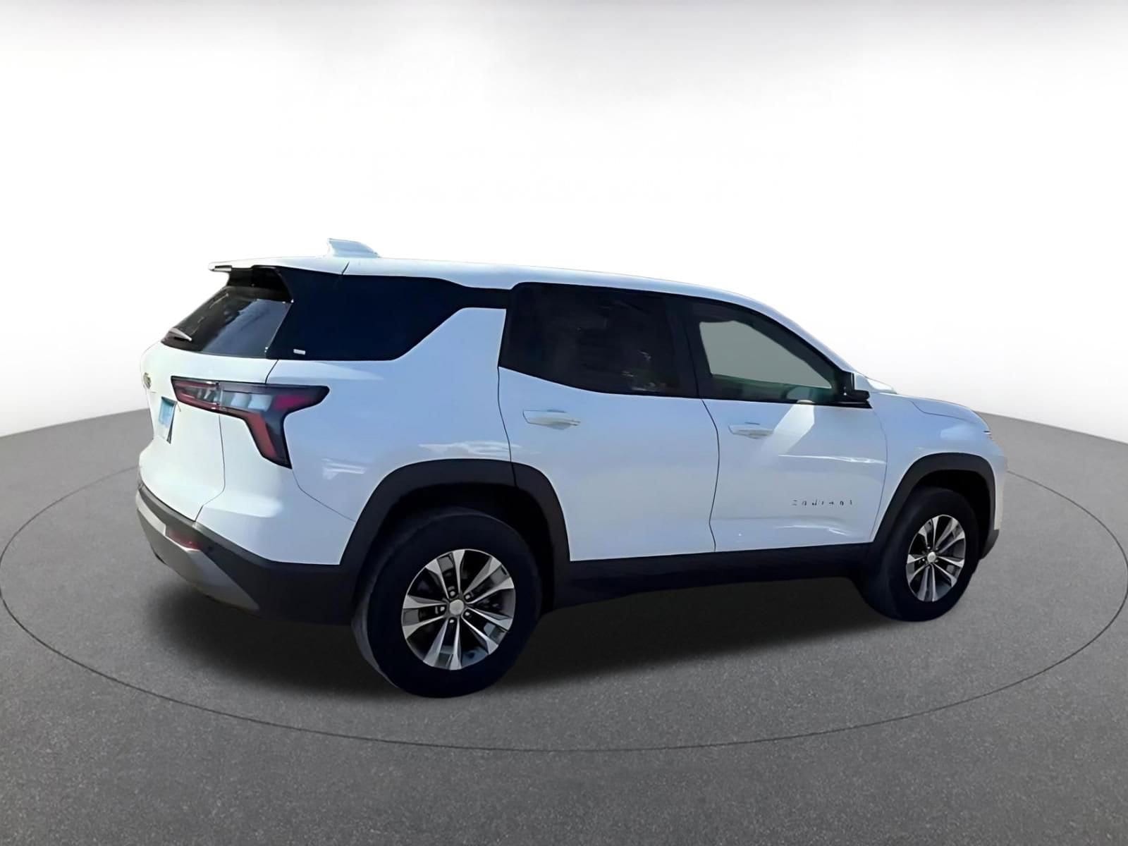 2025 Chevrolet Equinox LT - Photo 15