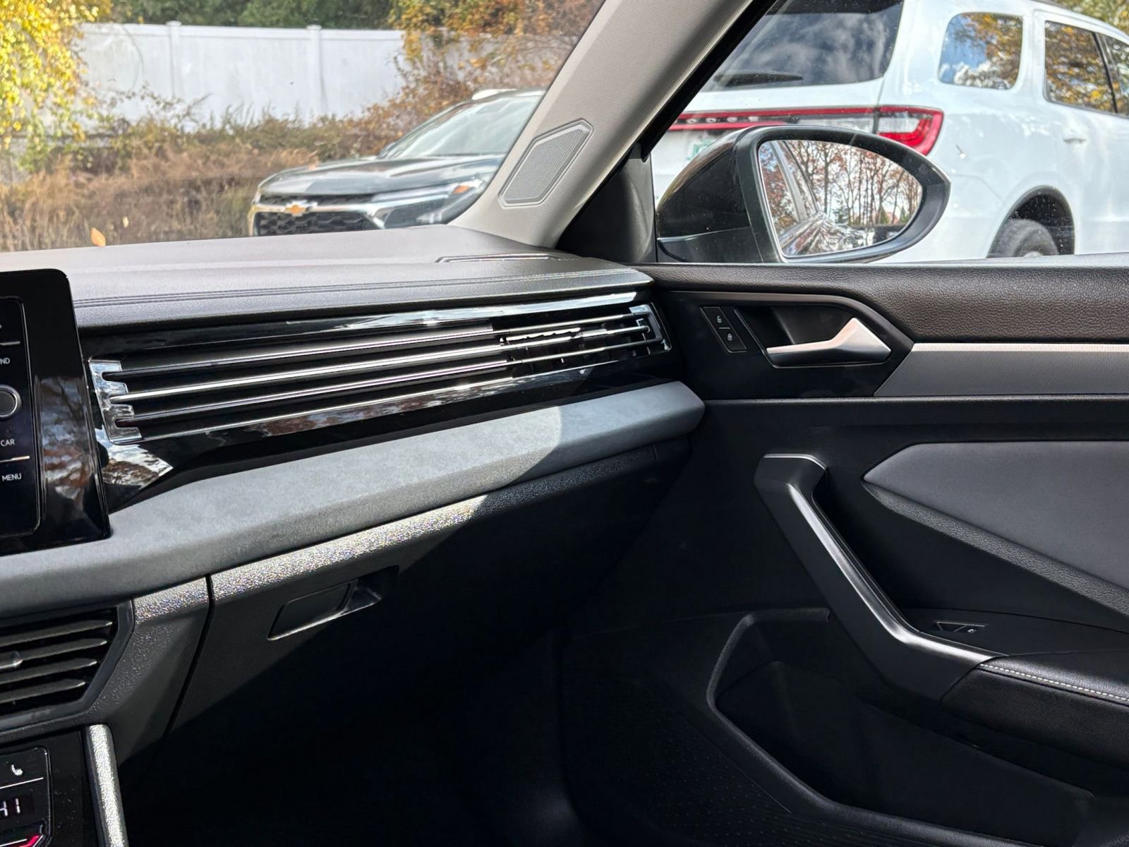 Thumbnail: 2025 Volkswagen Jetta - 34