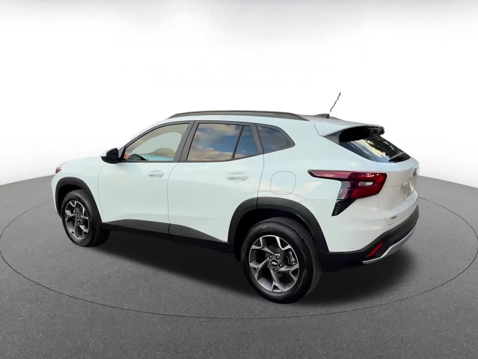 Thumbnail: 2025 Chevrolet Trax - 10