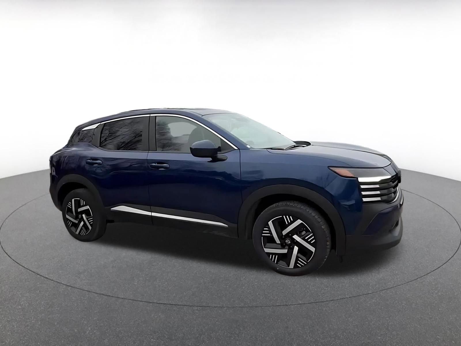 Thumbnail: 2025 Nissan Kicks - 2