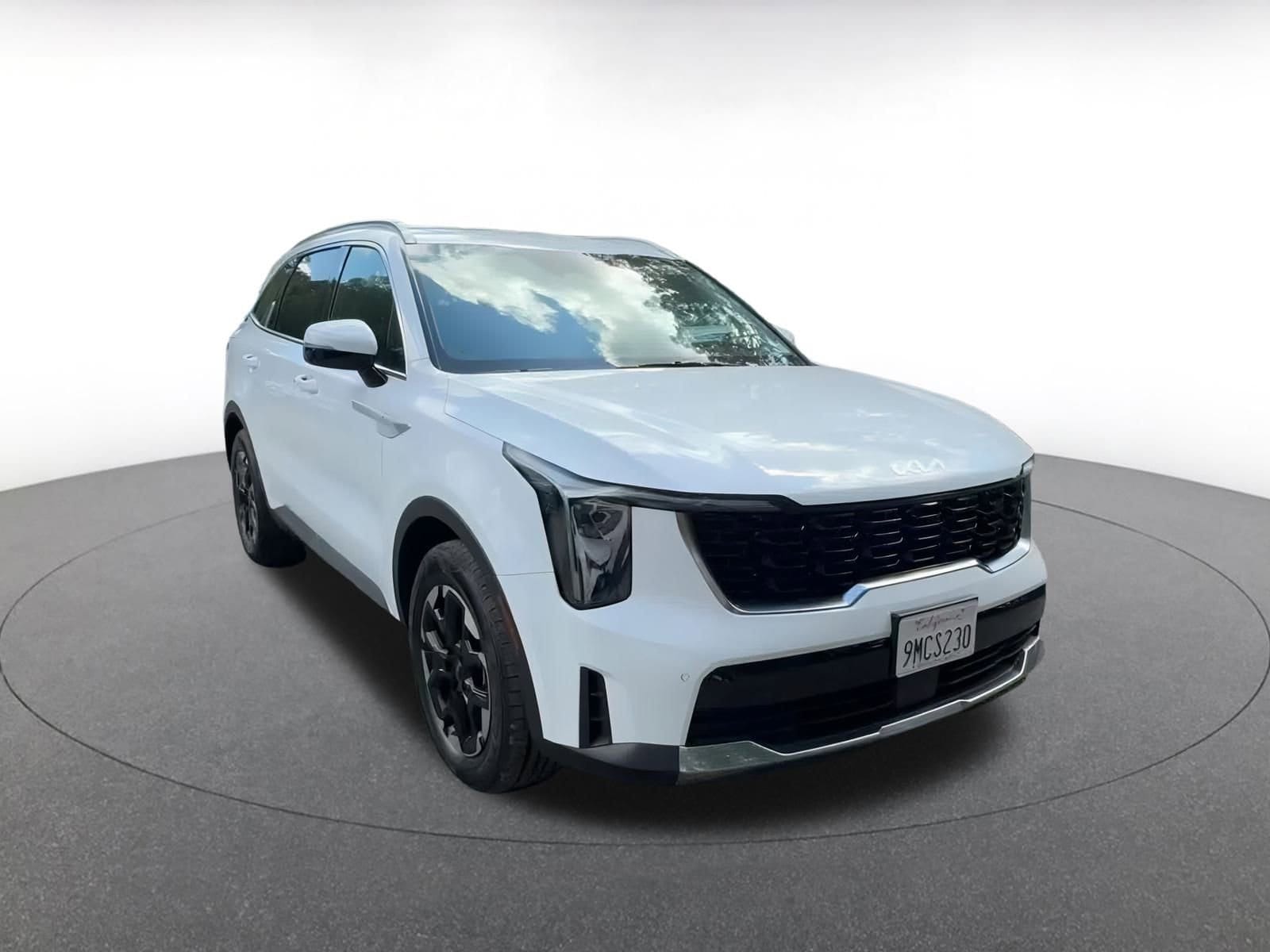 Thumbnail: 2024 Kia Sorento - 3