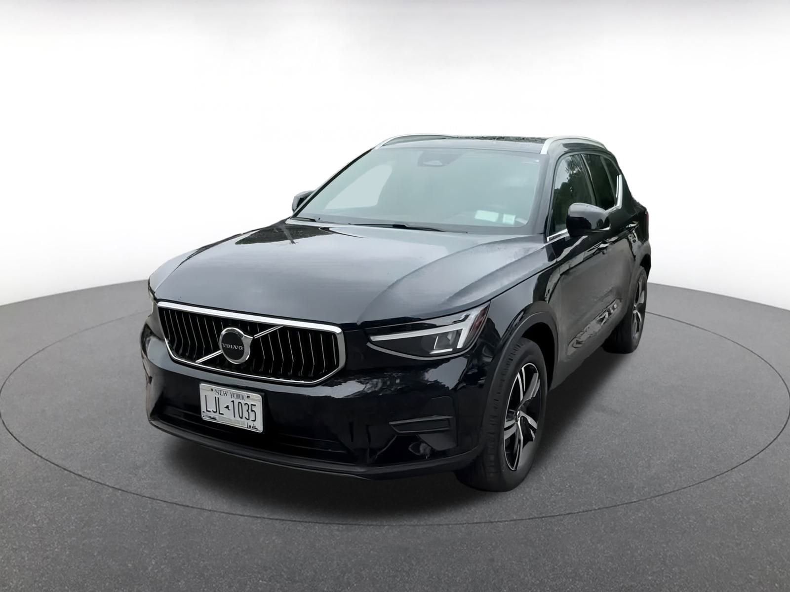 Thumbnail: 2024 Volvo XC40 - 6