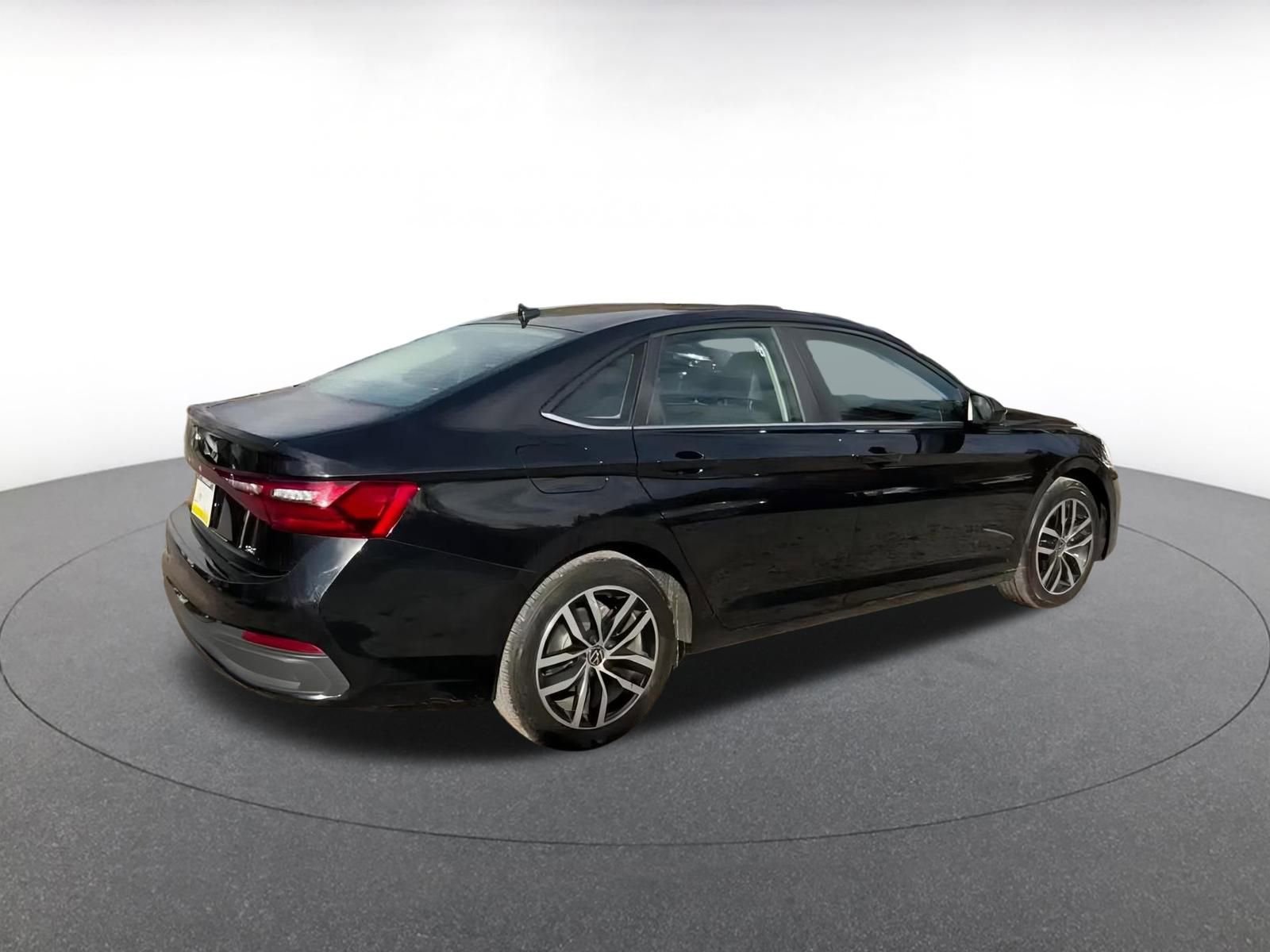 Thumbnail: 2025 Volkswagen Jetta - 15