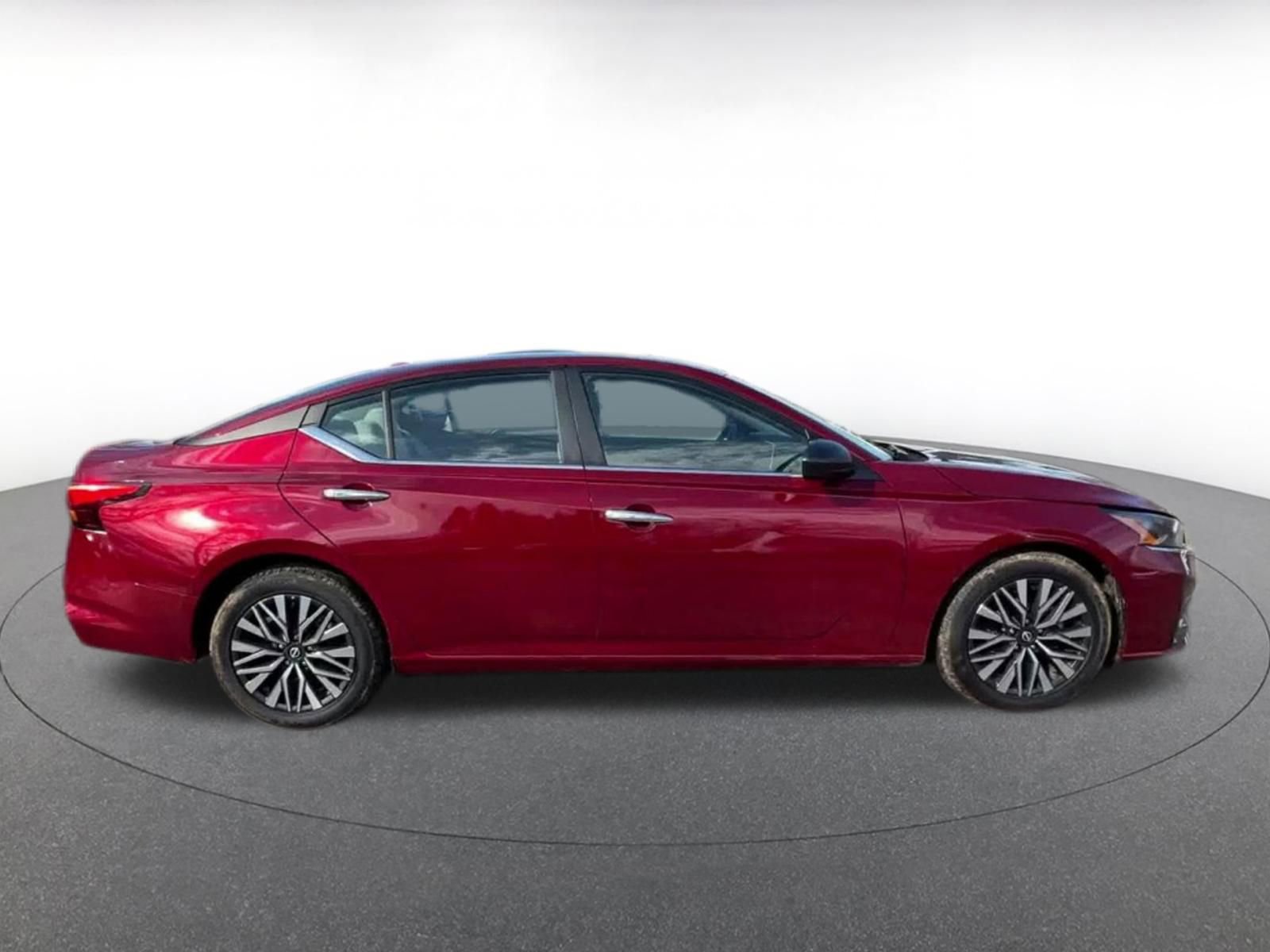 Thumbnail: 2025 Nissan Altima - 15