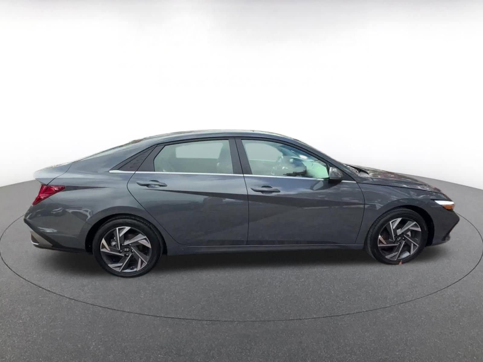 Thumbnail: 2025 Hyundai Elantra - 16