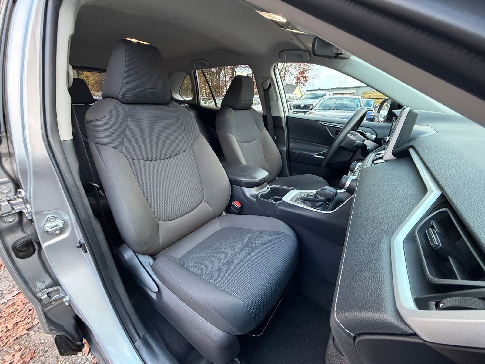 Thumbnail: 2025 Toyota RAV4 - 35