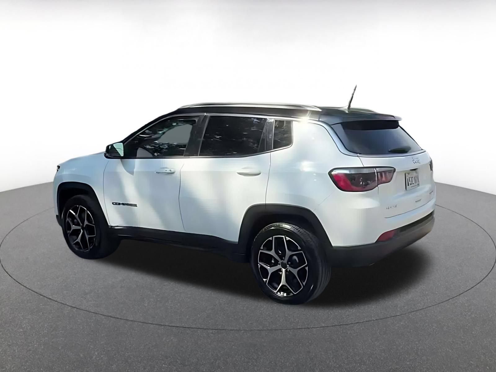 Thumbnail: 2025 Jeep Compass - 9