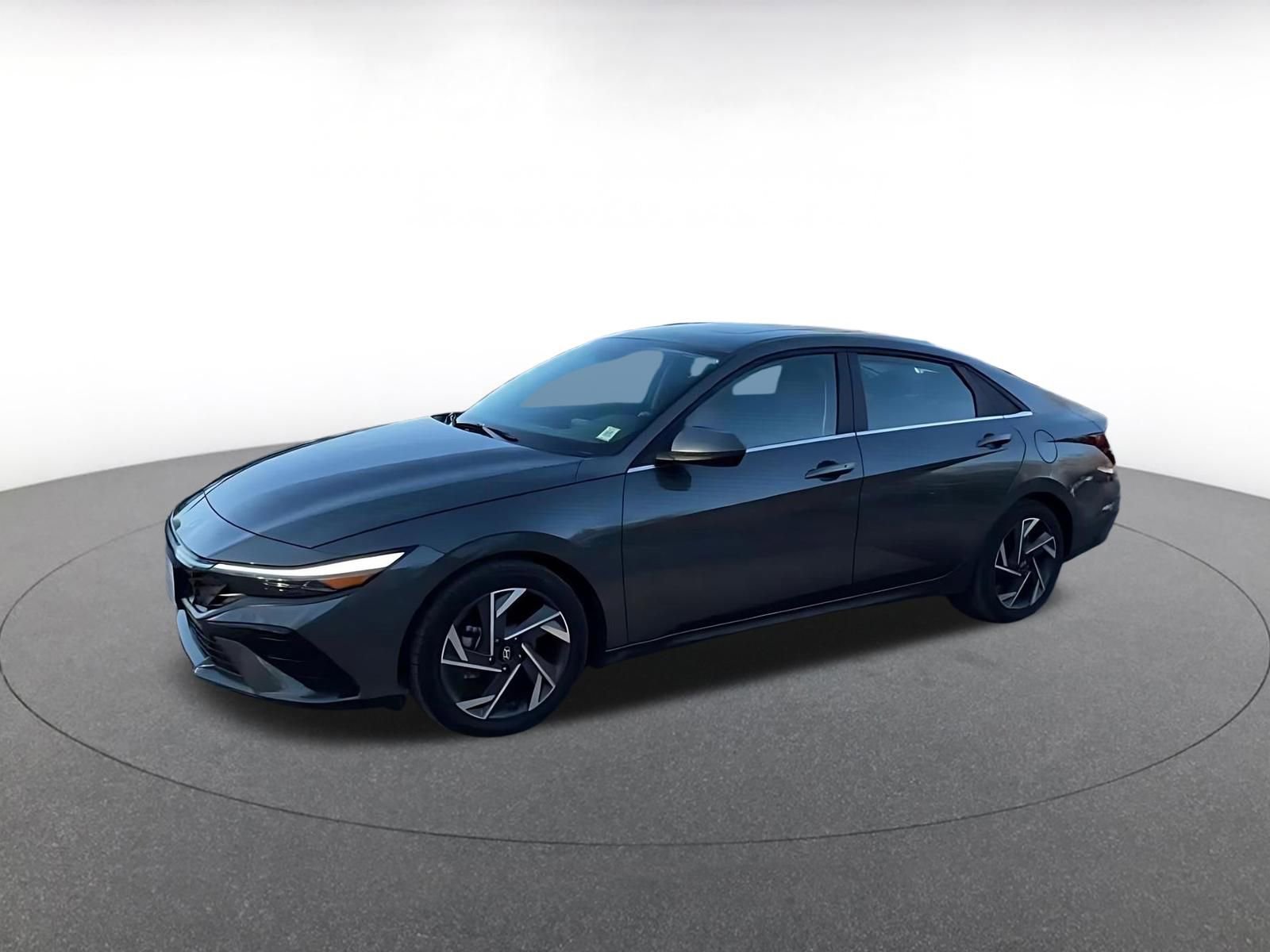 Thumbnail: 2025 Hyundai Elantra - 4