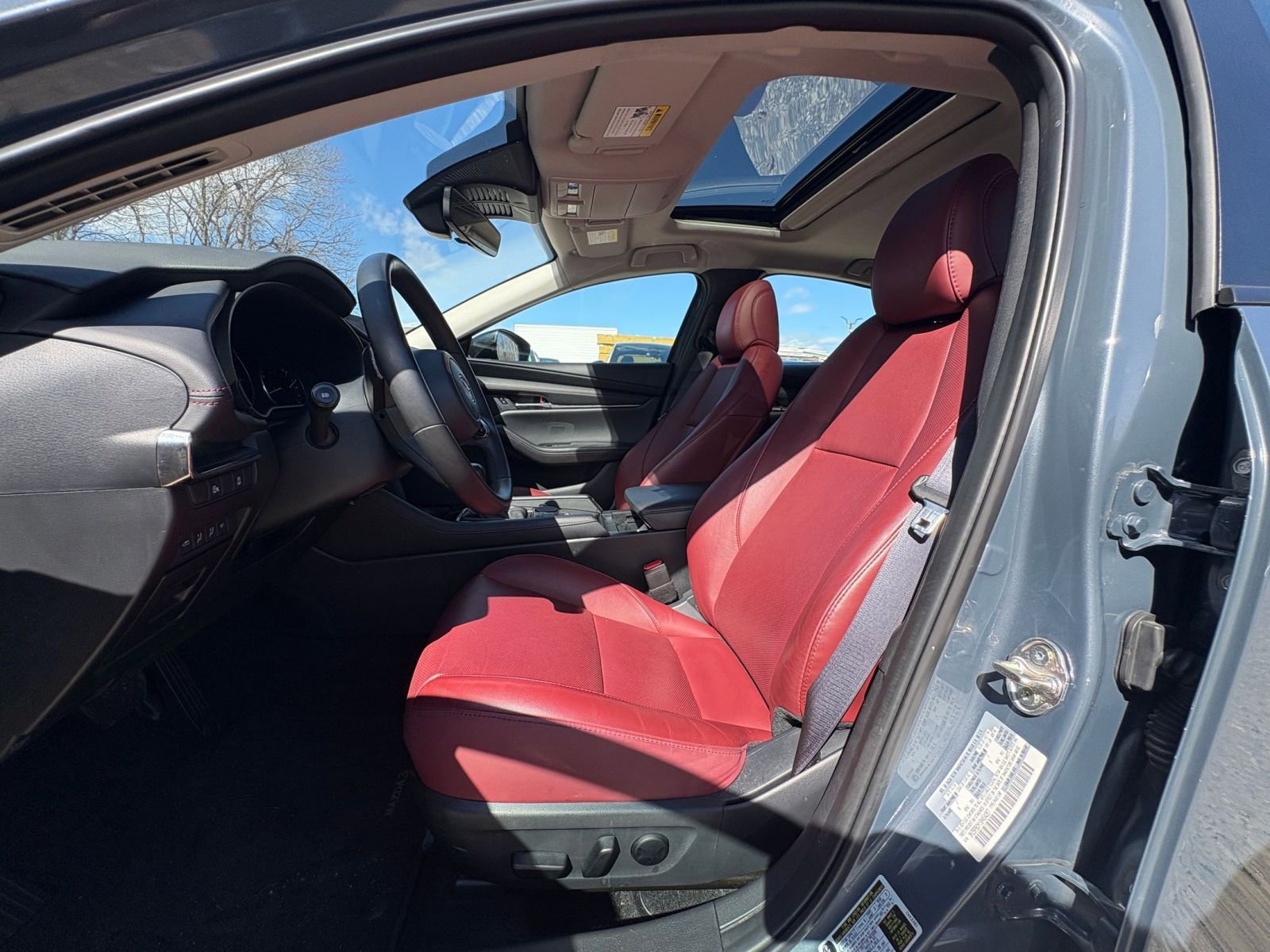 Thumbnail: 2025 Mazda Mazda3 - 23