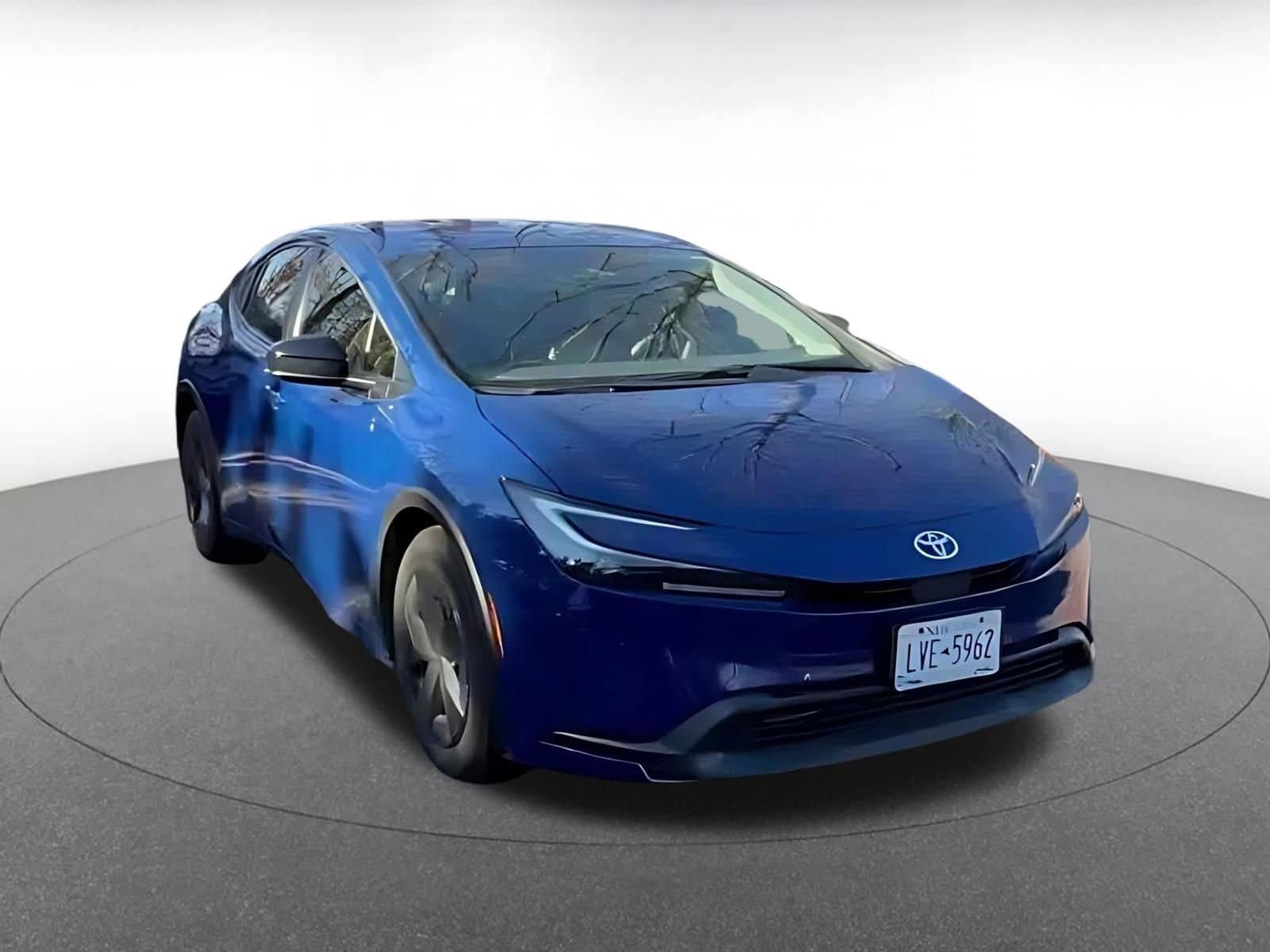 Thumbnail: 2025 Toyota Prius - 3