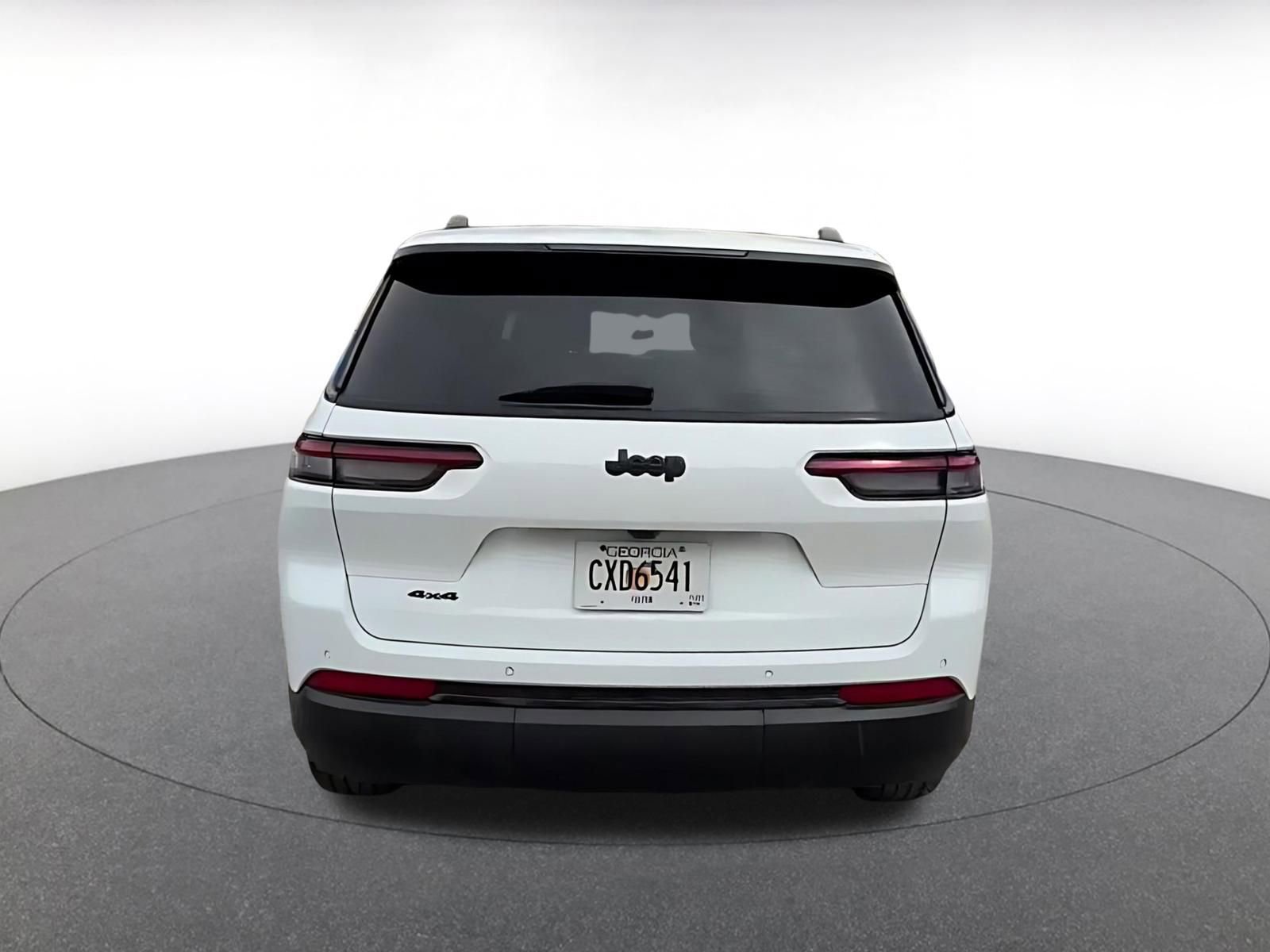 Thumbnail: 2023 Jeep Grand Cherokee - 12