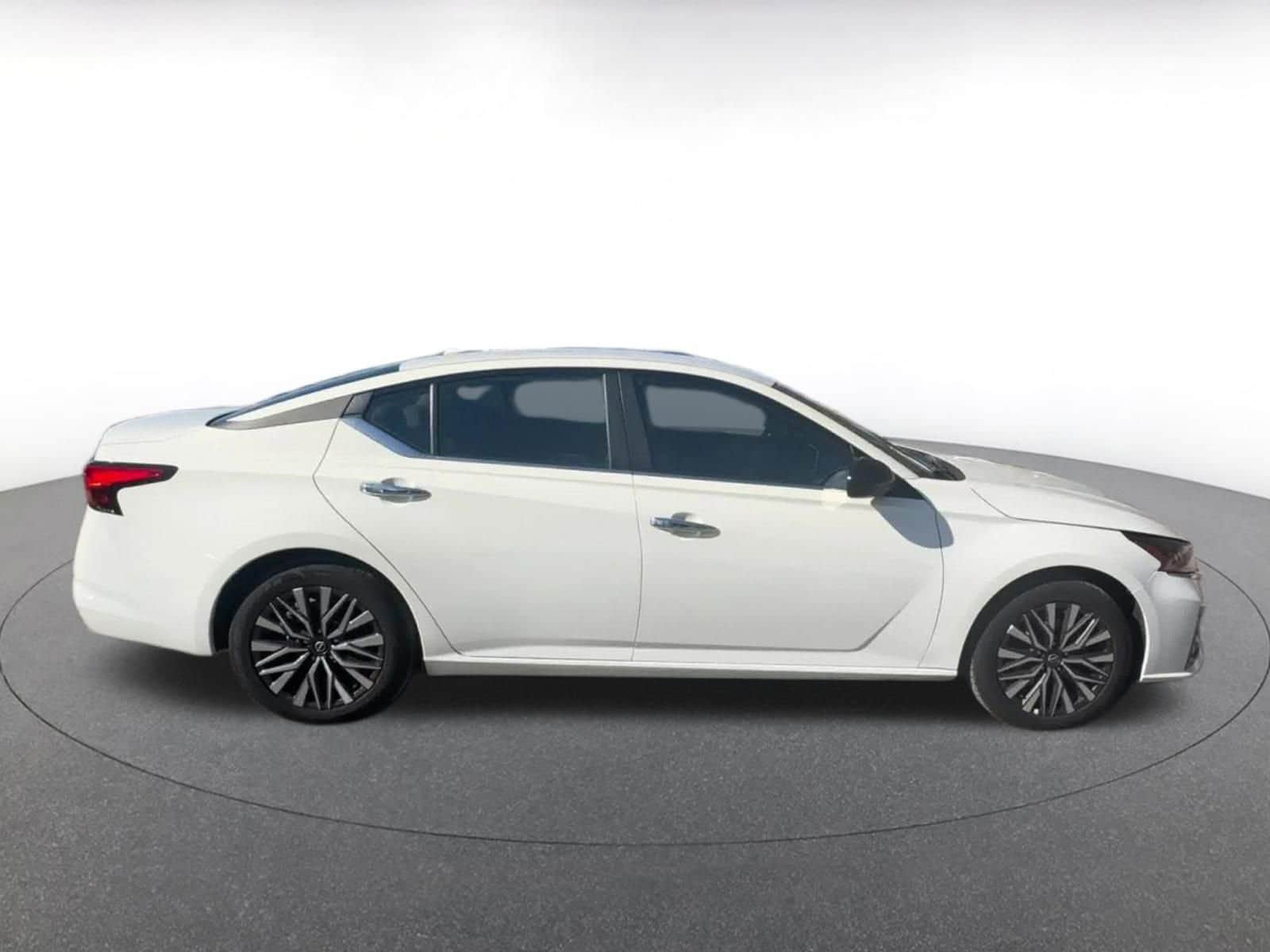 Thumbnail: 2025 Nissan Altima - 16