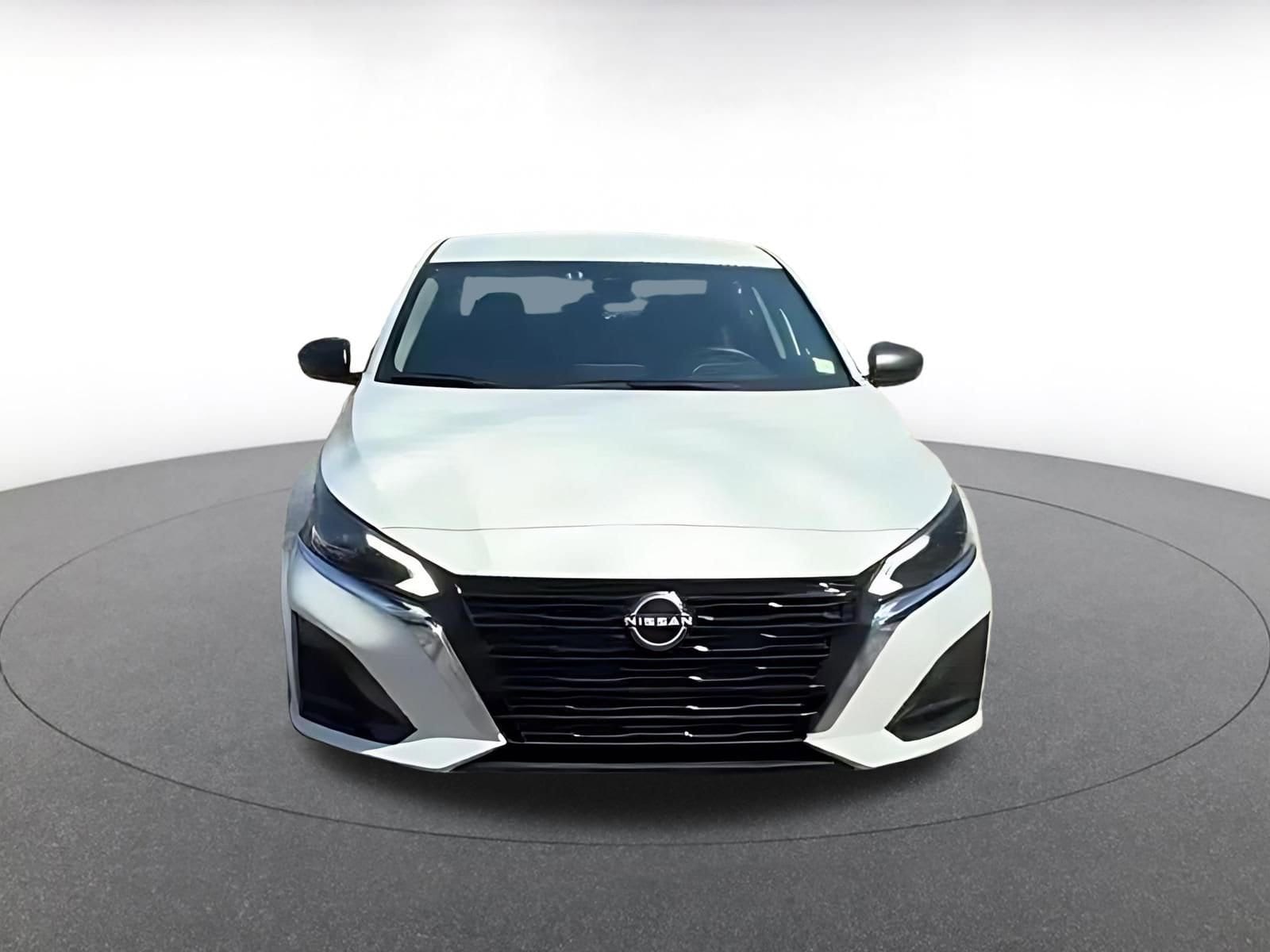 Thumbnail: 2025 Nissan Altima - 4
