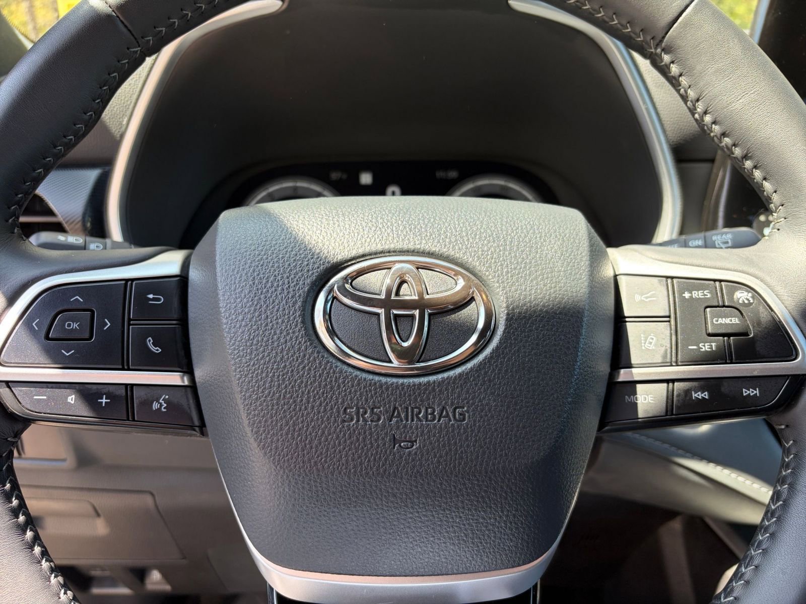 Thumbnail: 2025 Toyota Highlander - 29