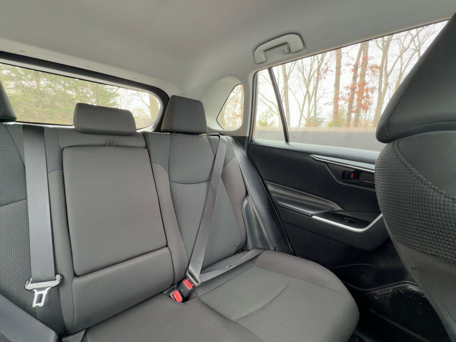 Thumbnail: 2025 Toyota RAV4 - 33