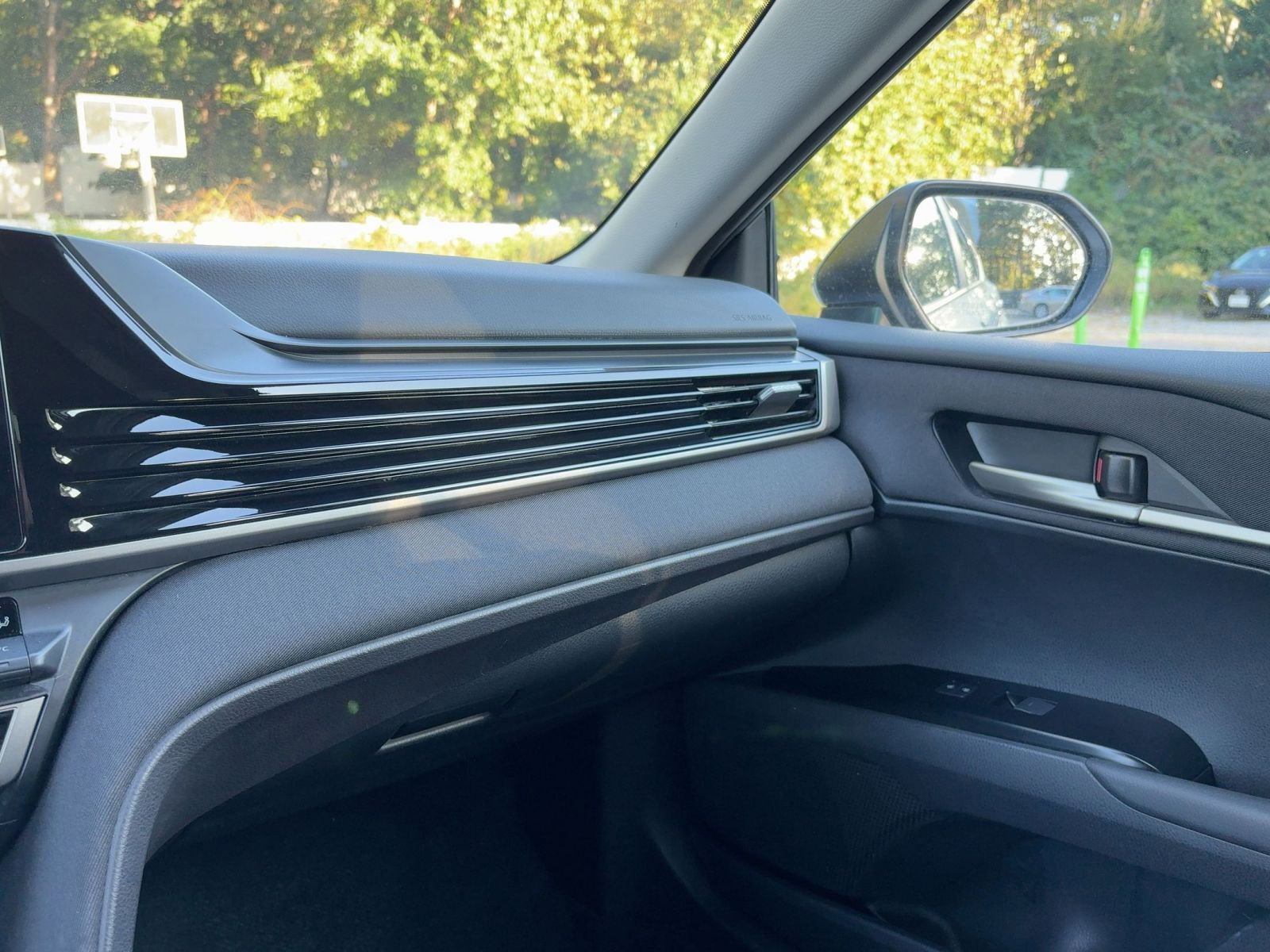 Thumbnail: 2025 Toyota Camry - 17