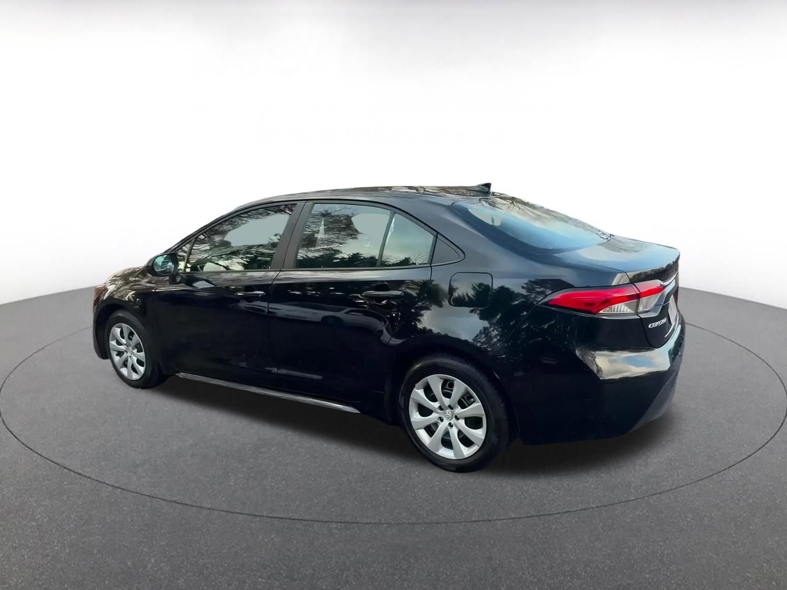 Thumbnail: 2025 Toyota Corolla - 10