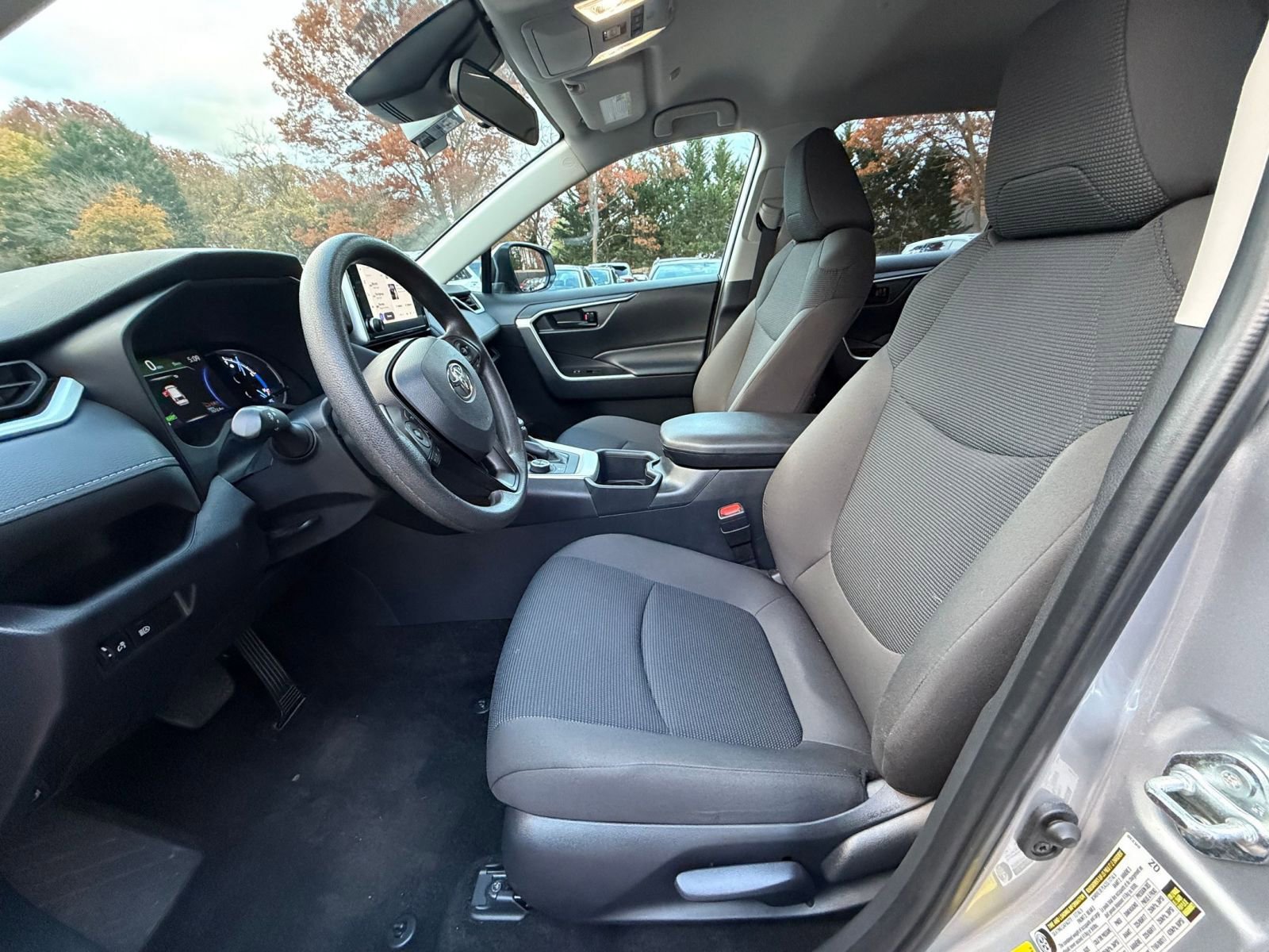 Thumbnail: 2025 Toyota RAV4 - 25