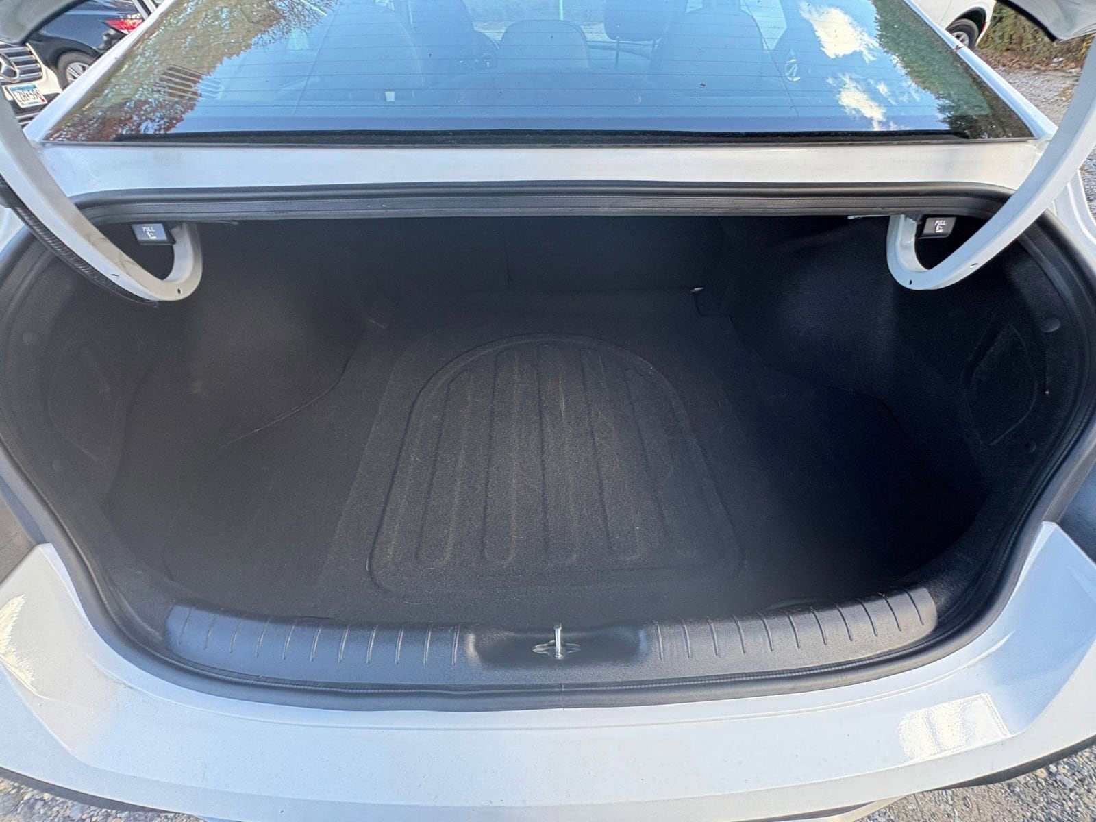 Thumbnail: 2025 Hyundai Elantra - 28