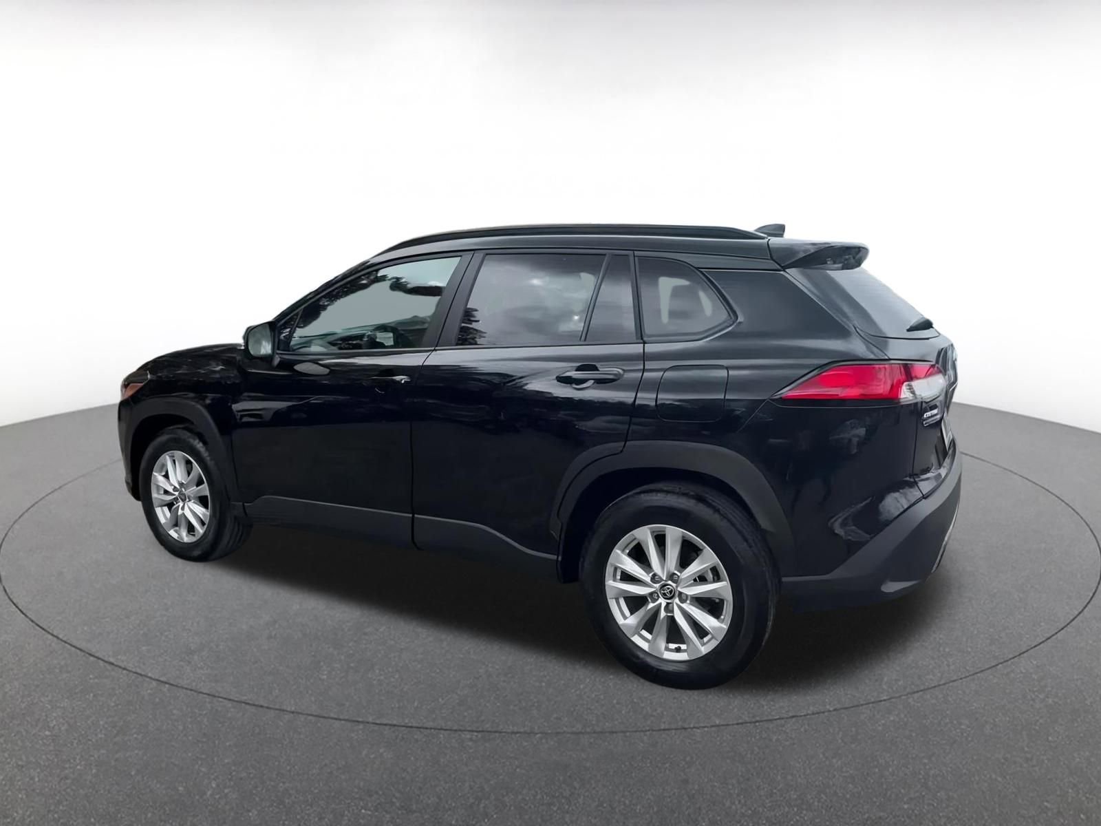 Thumbnail: 2025 Toyota Corolla Cross - 10