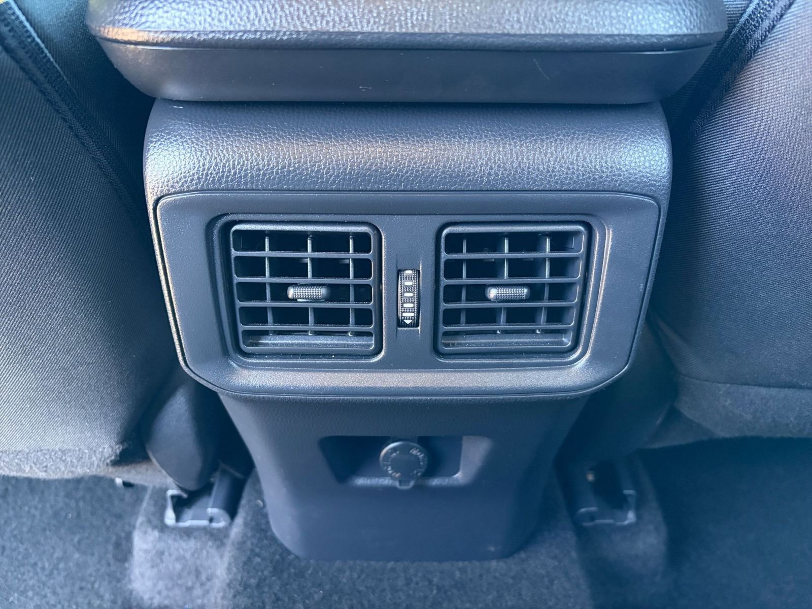 Thumbnail: 2025 Toyota RAV4 - 23