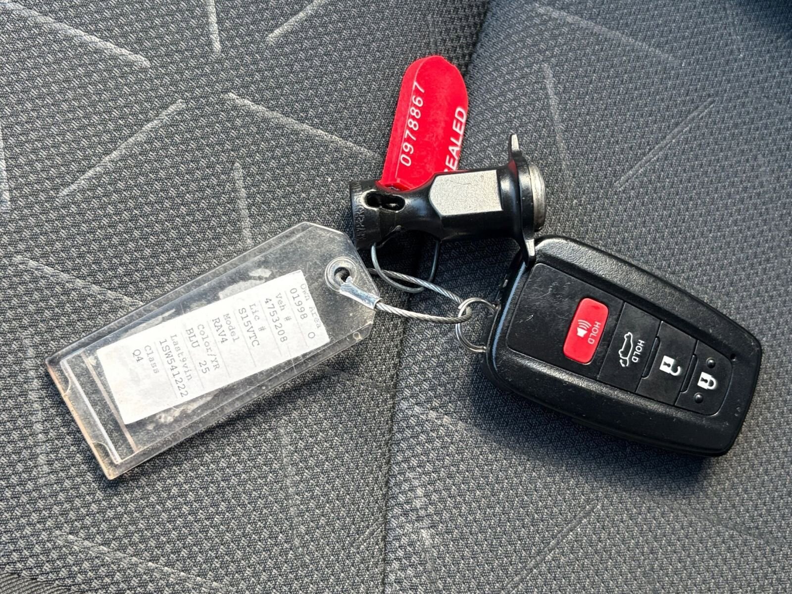 Thumbnail: 2025 Toyota RAV4 - 18