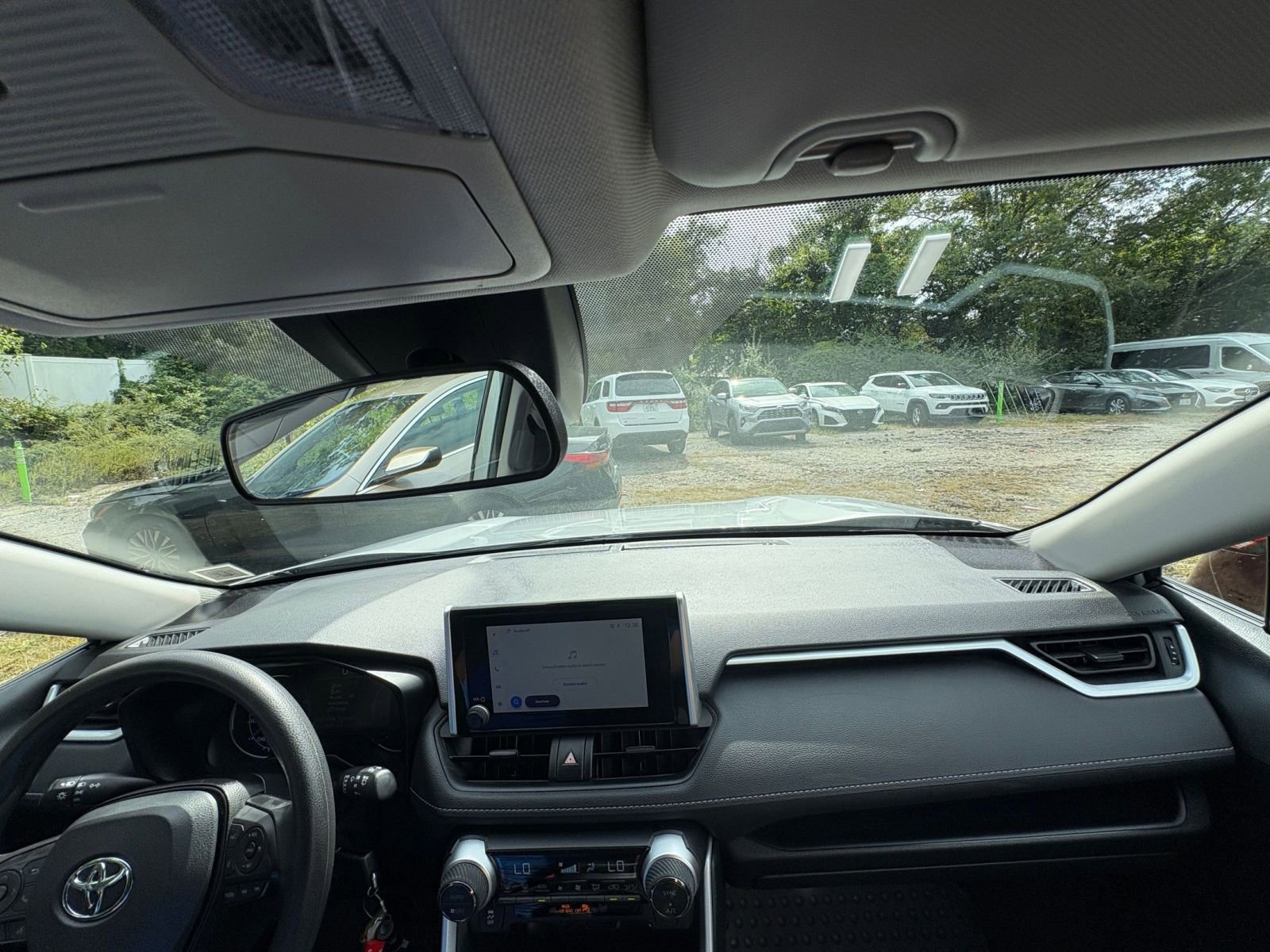 Thumbnail: 2024 Toyota RAV4 - 31