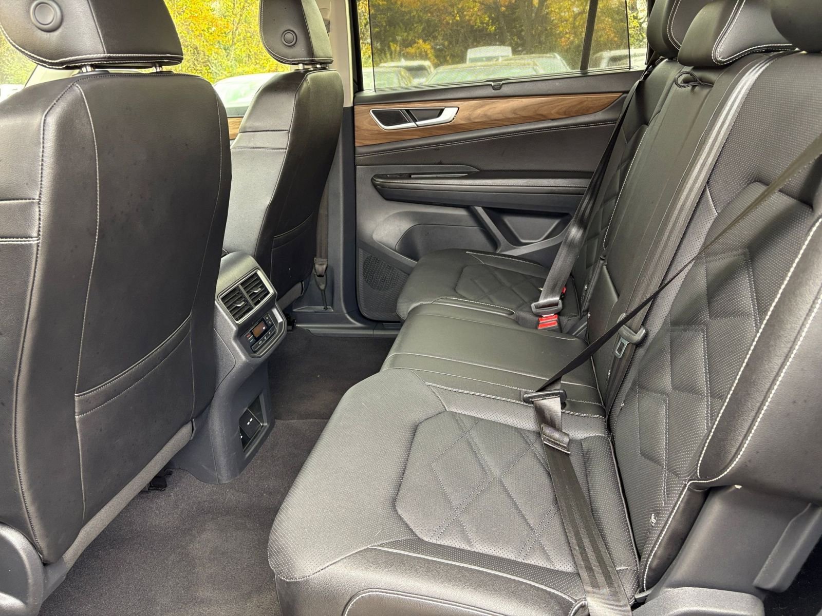 Thumbnail: 2025 Volkswagen Atlas - 25