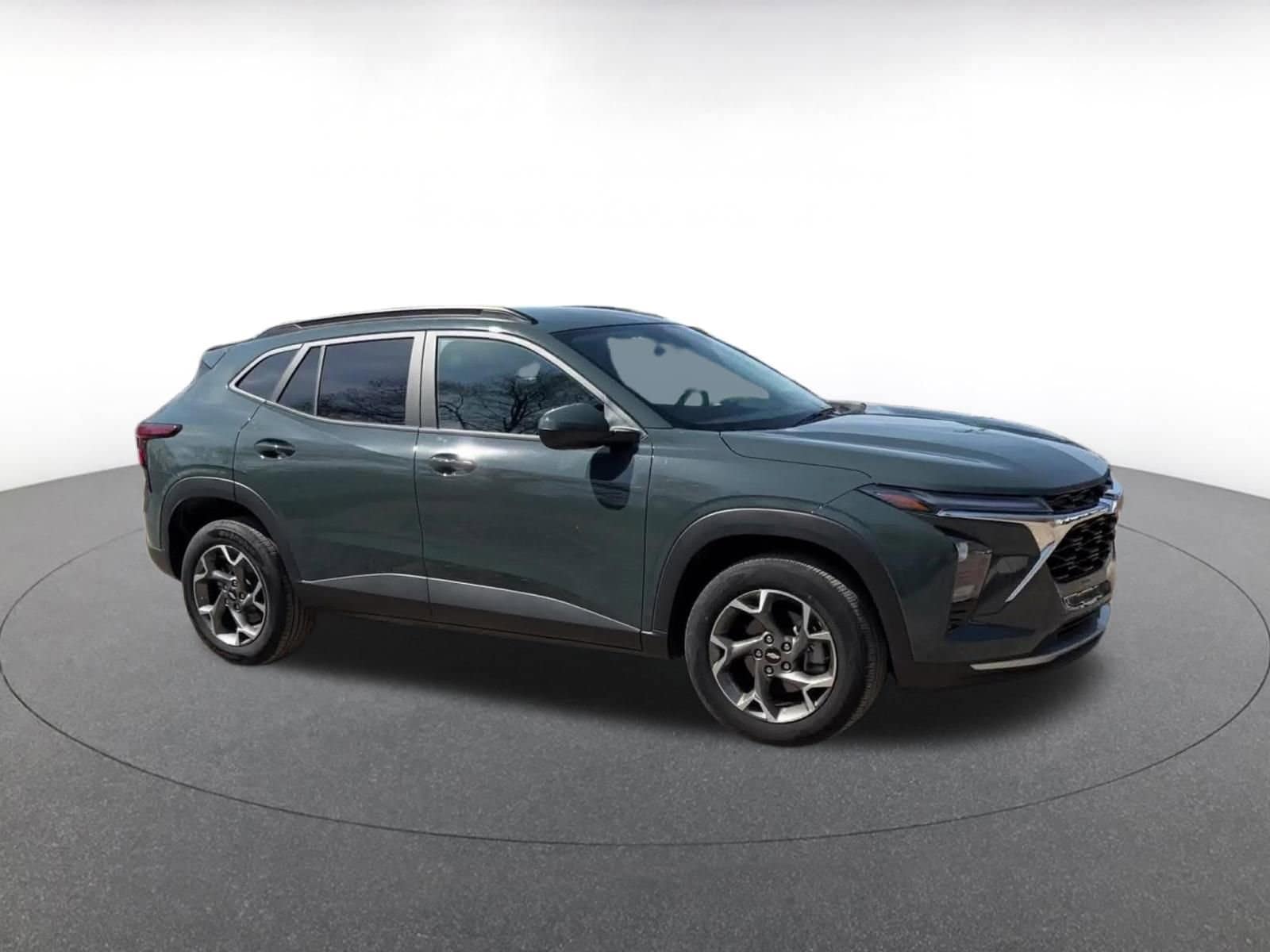 Thumbnail: 2025 Chevrolet Trax - 2