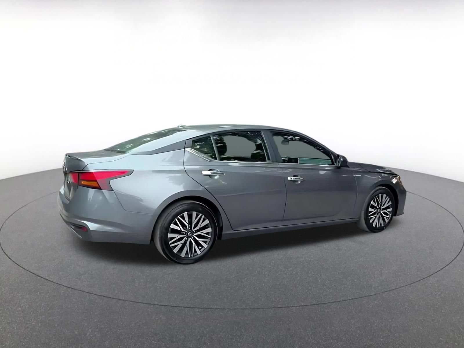 Thumbnail: 2025 Nissan Altima - 12