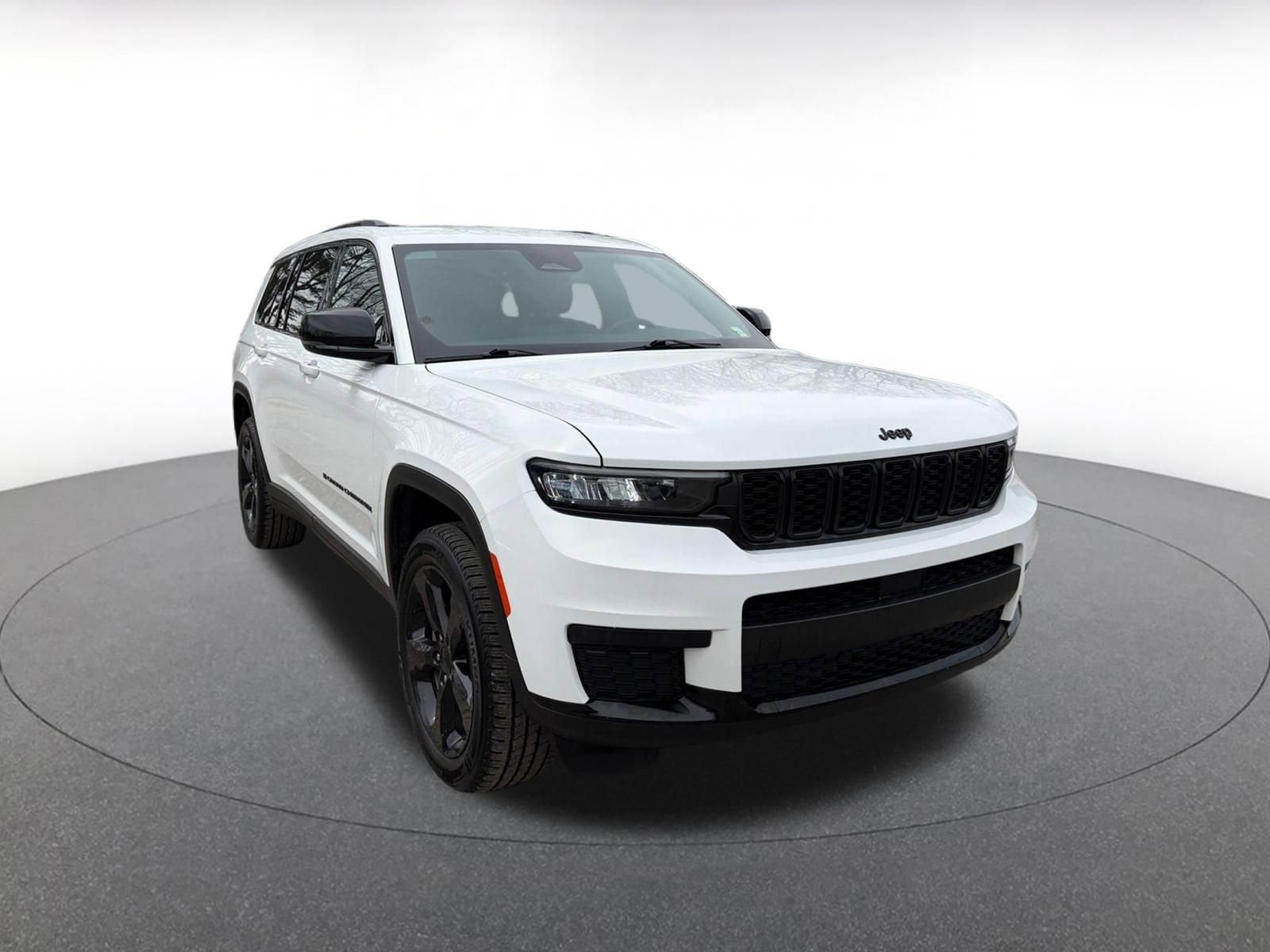 Thumbnail: 2023 Jeep Grand Cherokee - 1