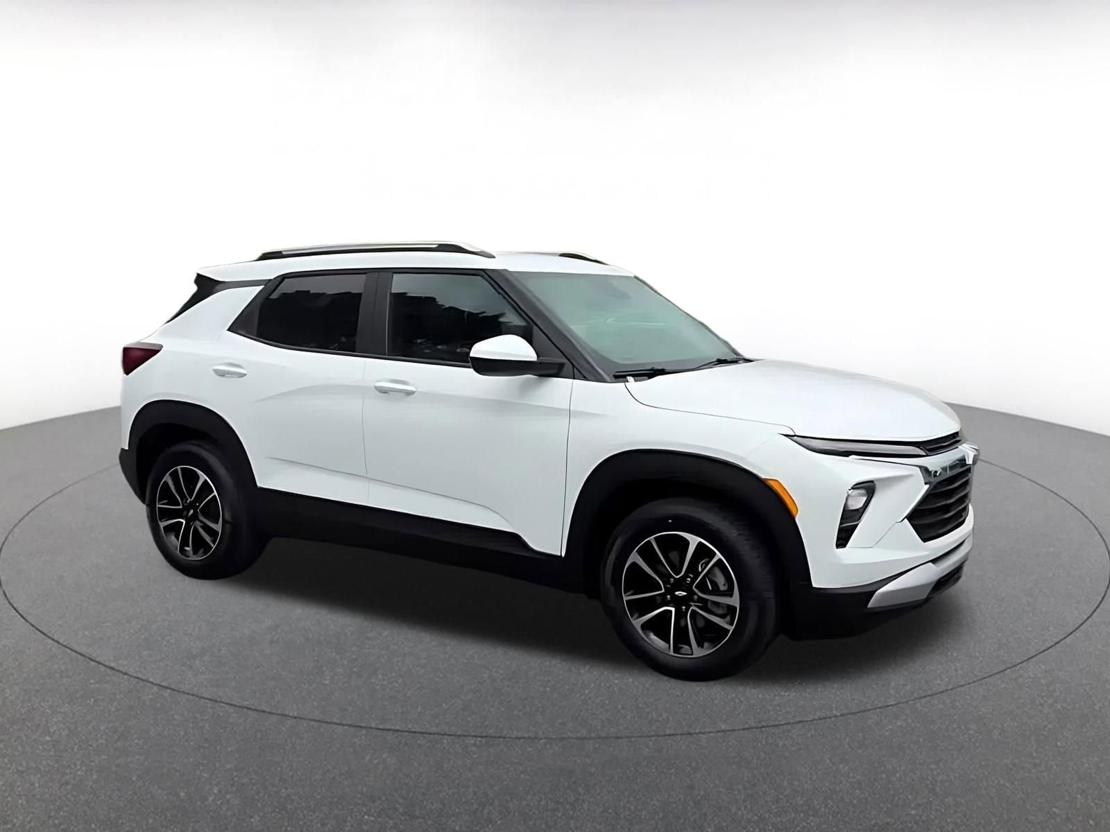 Thumbnail: 2025 Chevrolet TrailBlazer - 2
